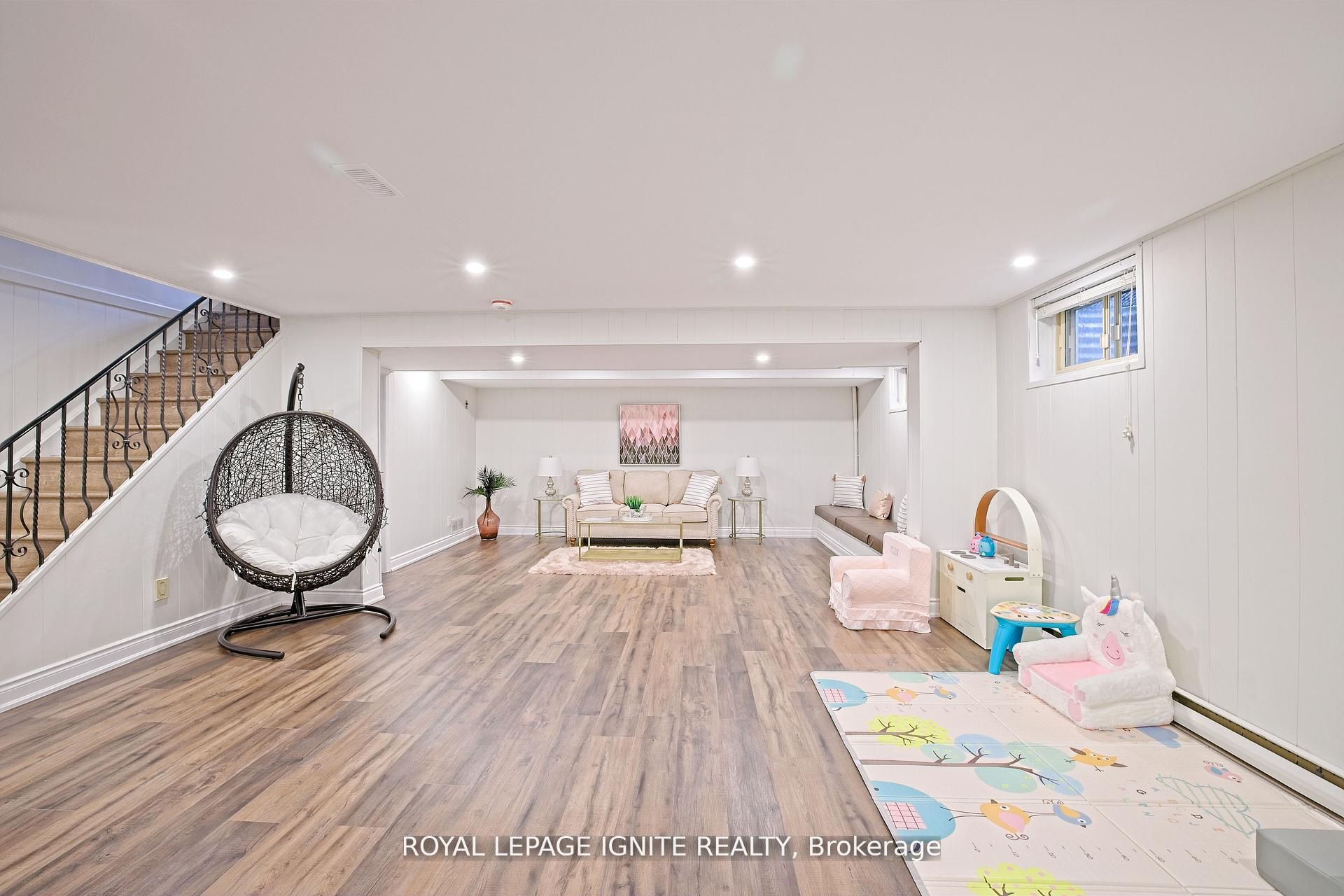 2092 Sava Crescent Property Photo 34