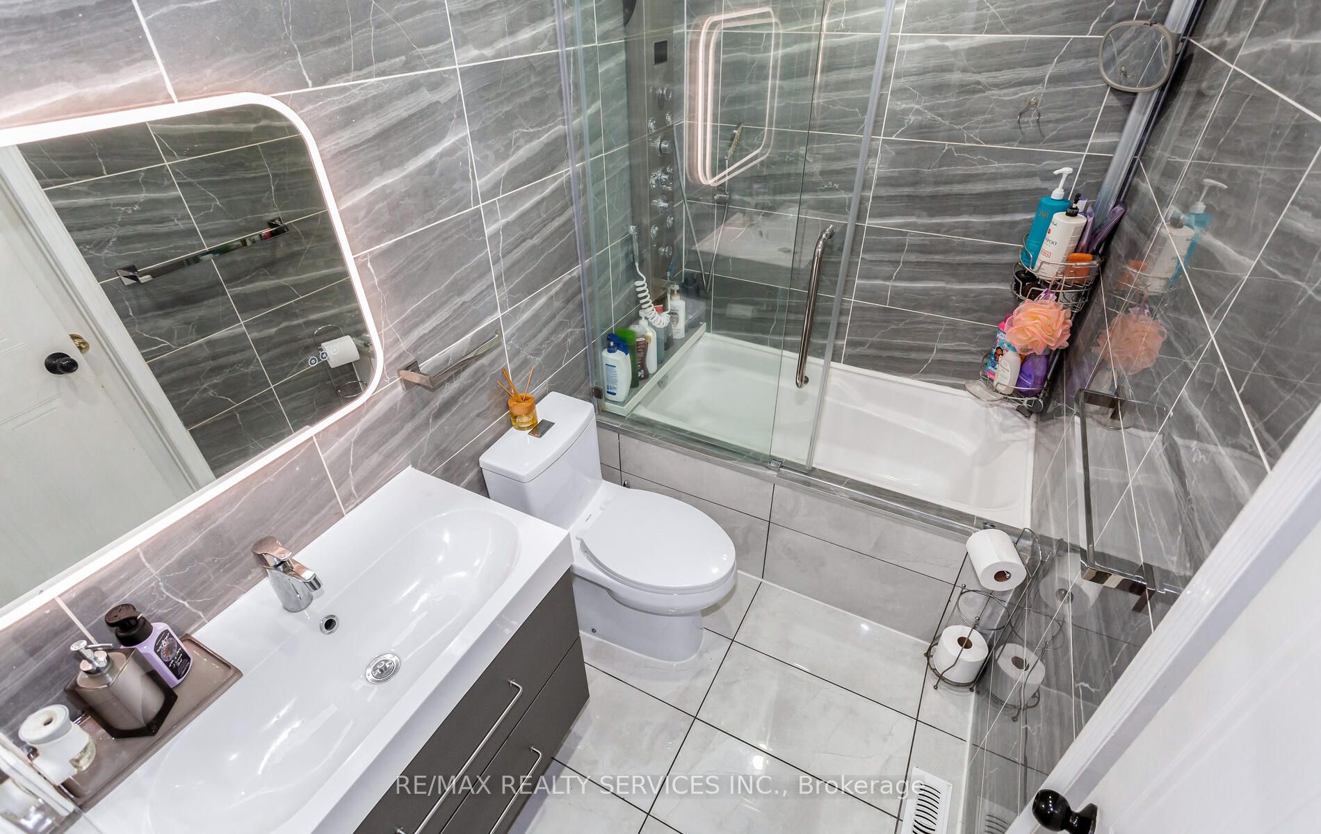 180 Forum Drive 36 Property Photo 21