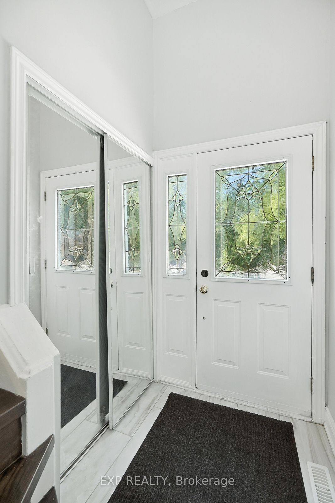 387 Archdekin Drive Property Photo 3