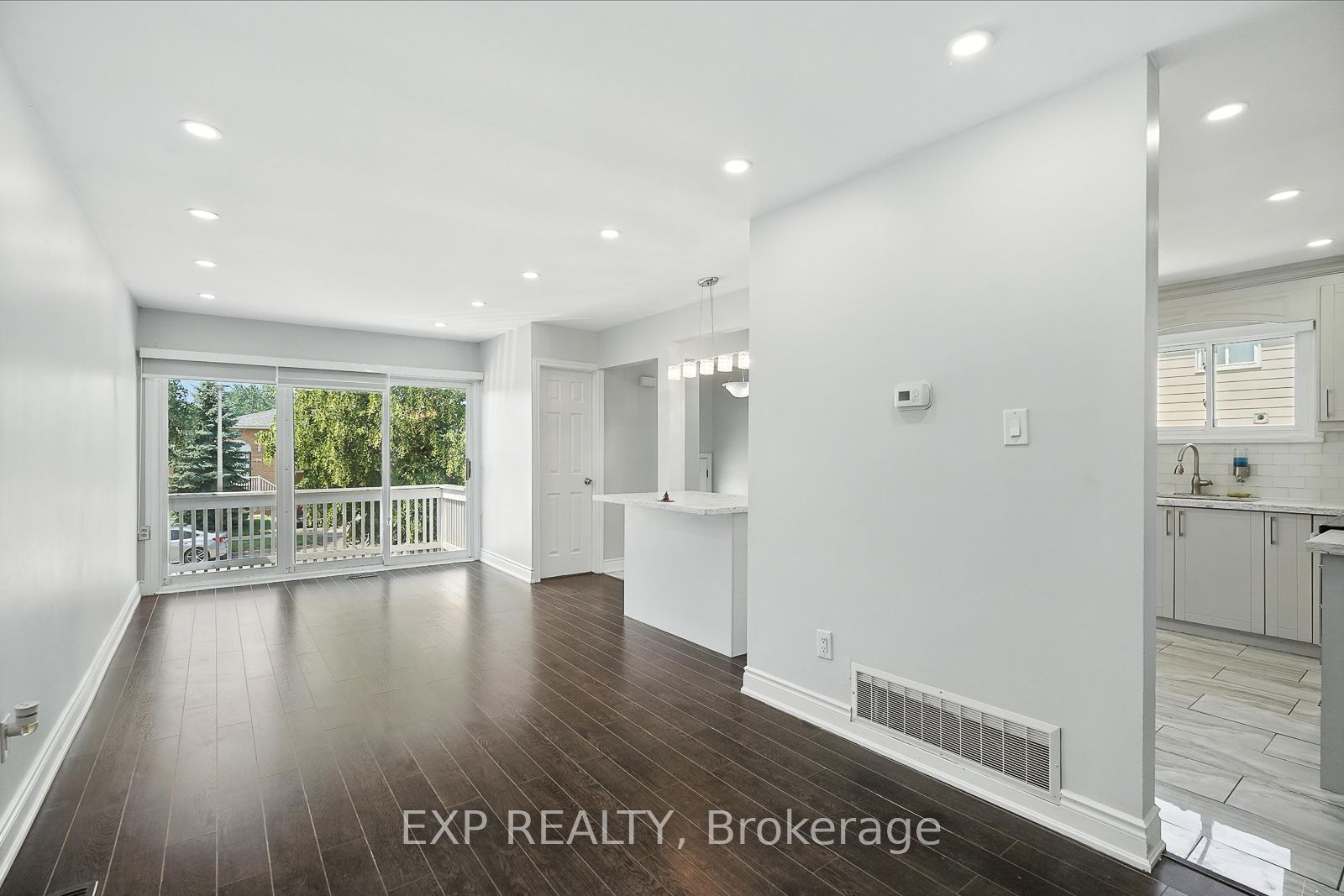 387 Archdekin Drive Property Photo 4