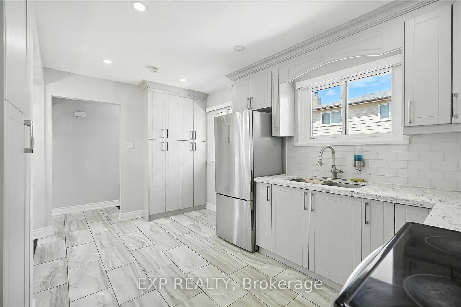 387 Archdekin Drive Property Photo 11