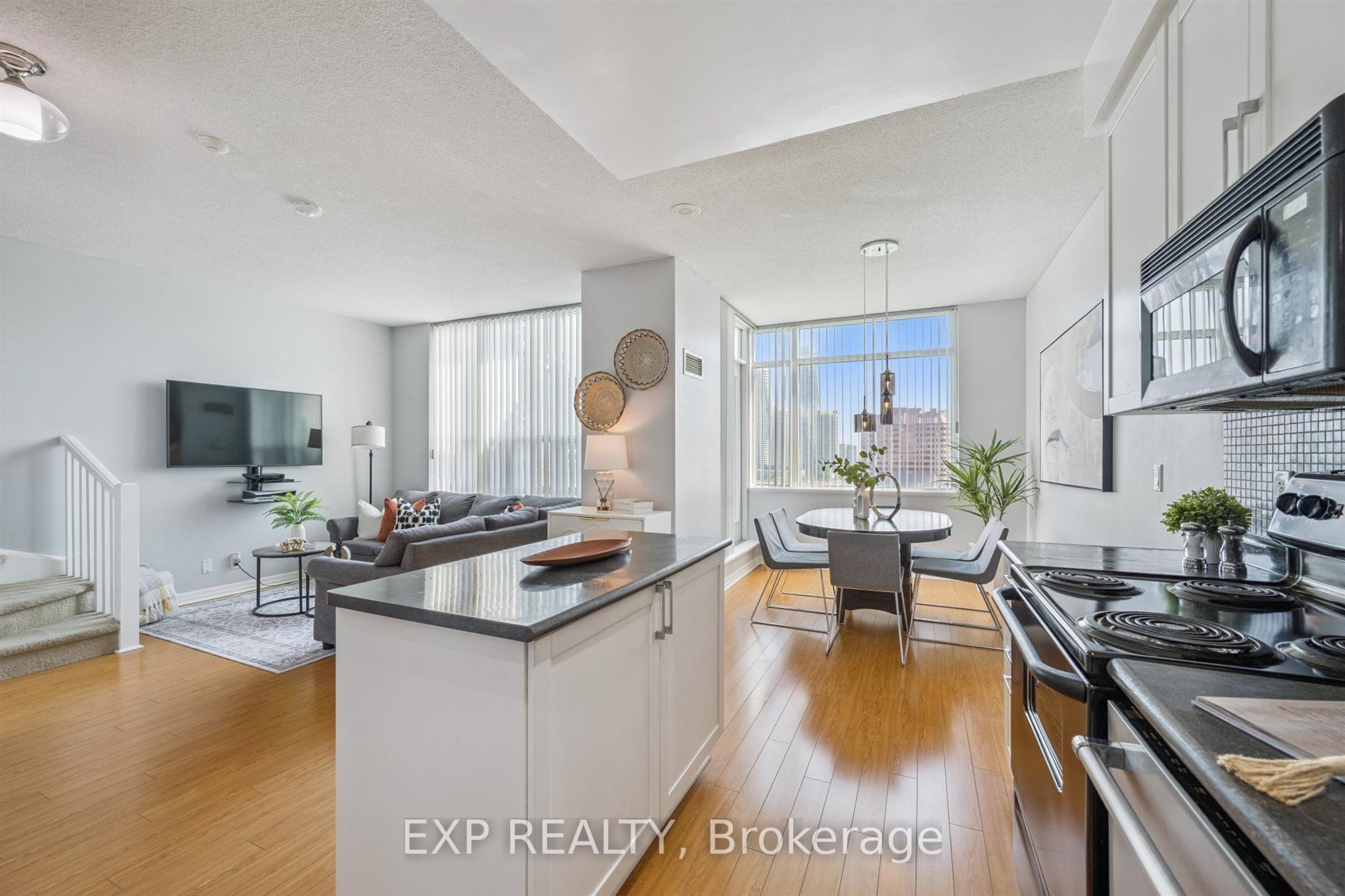 220 Burnhamthorpe Road W 905 Property Photo 1