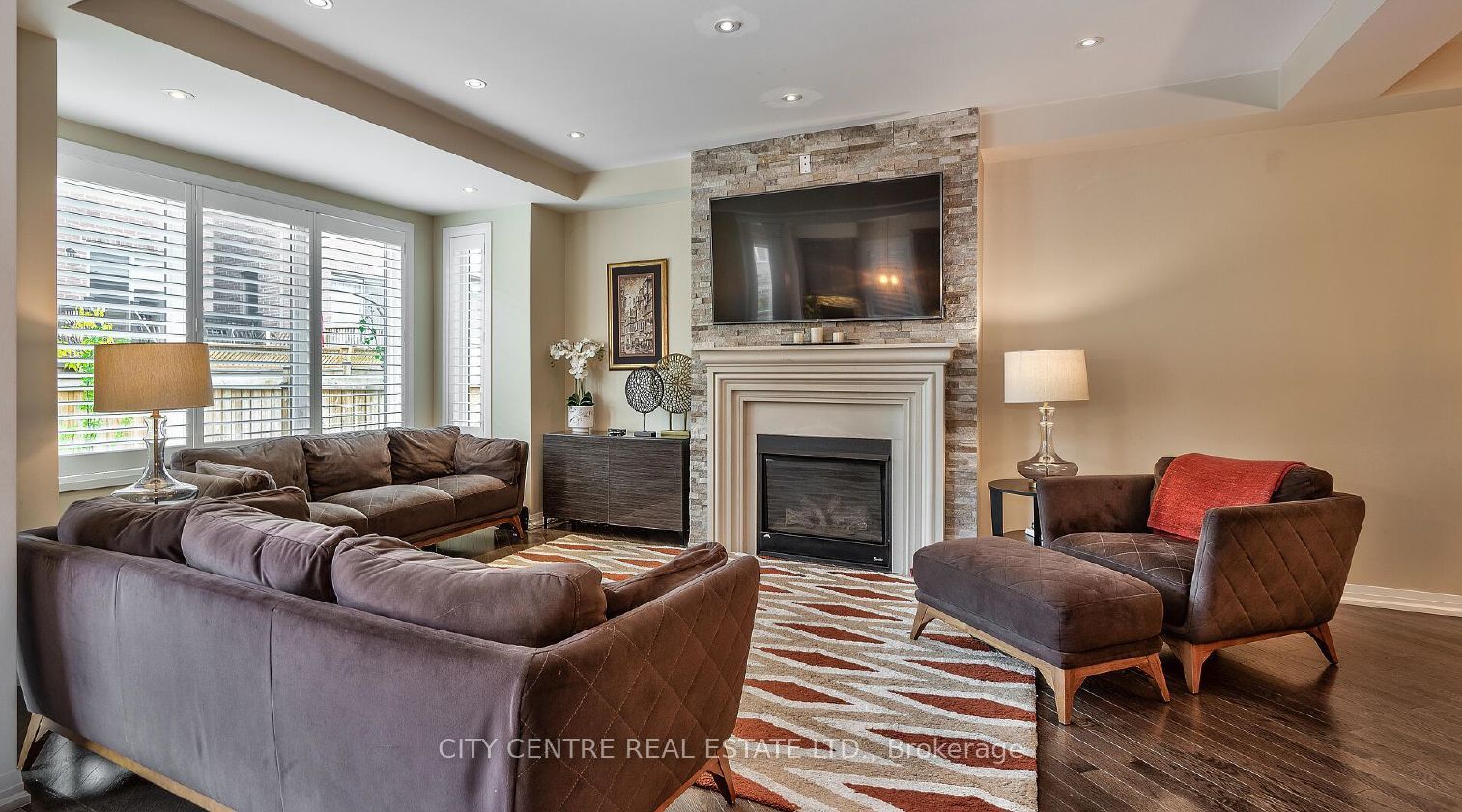 375 Begonia Gardens Property Photo 6