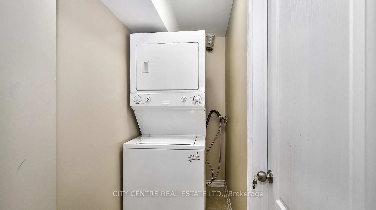 375 Begonia Gardens Property Photo 20
