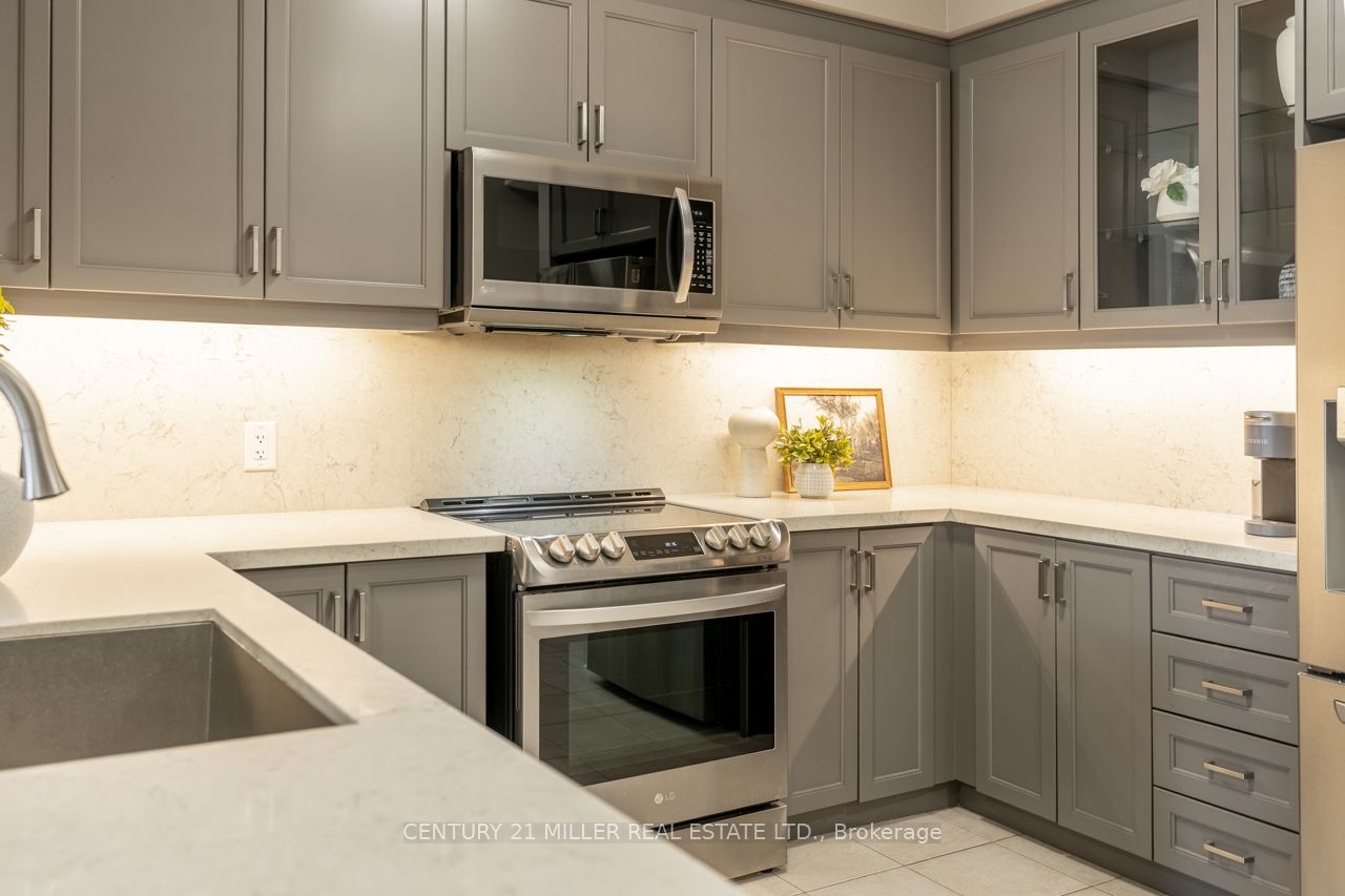 1379 Costigan Road 408 Property Photo 6