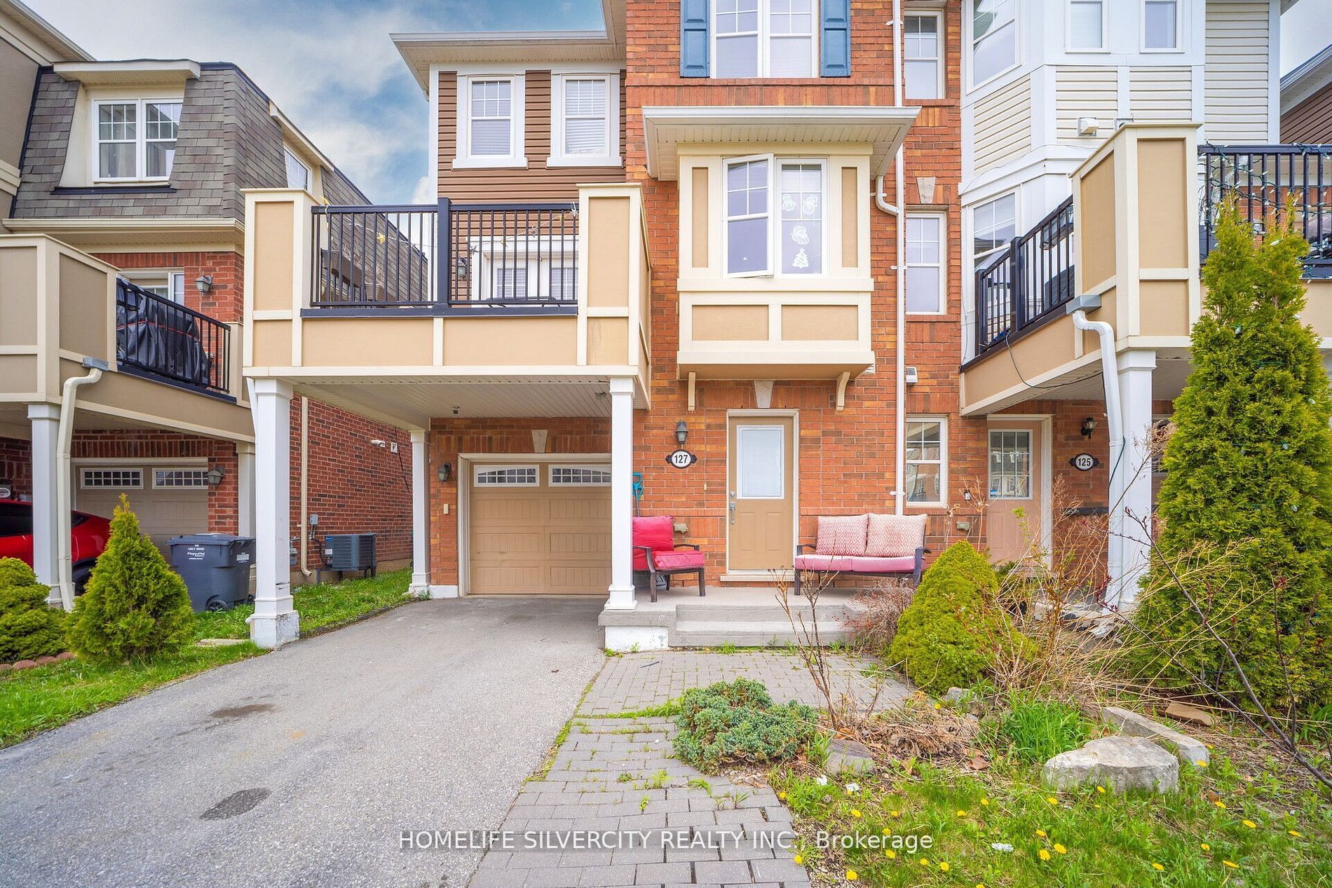 127 Bleasdale Avenue Property Photo 1