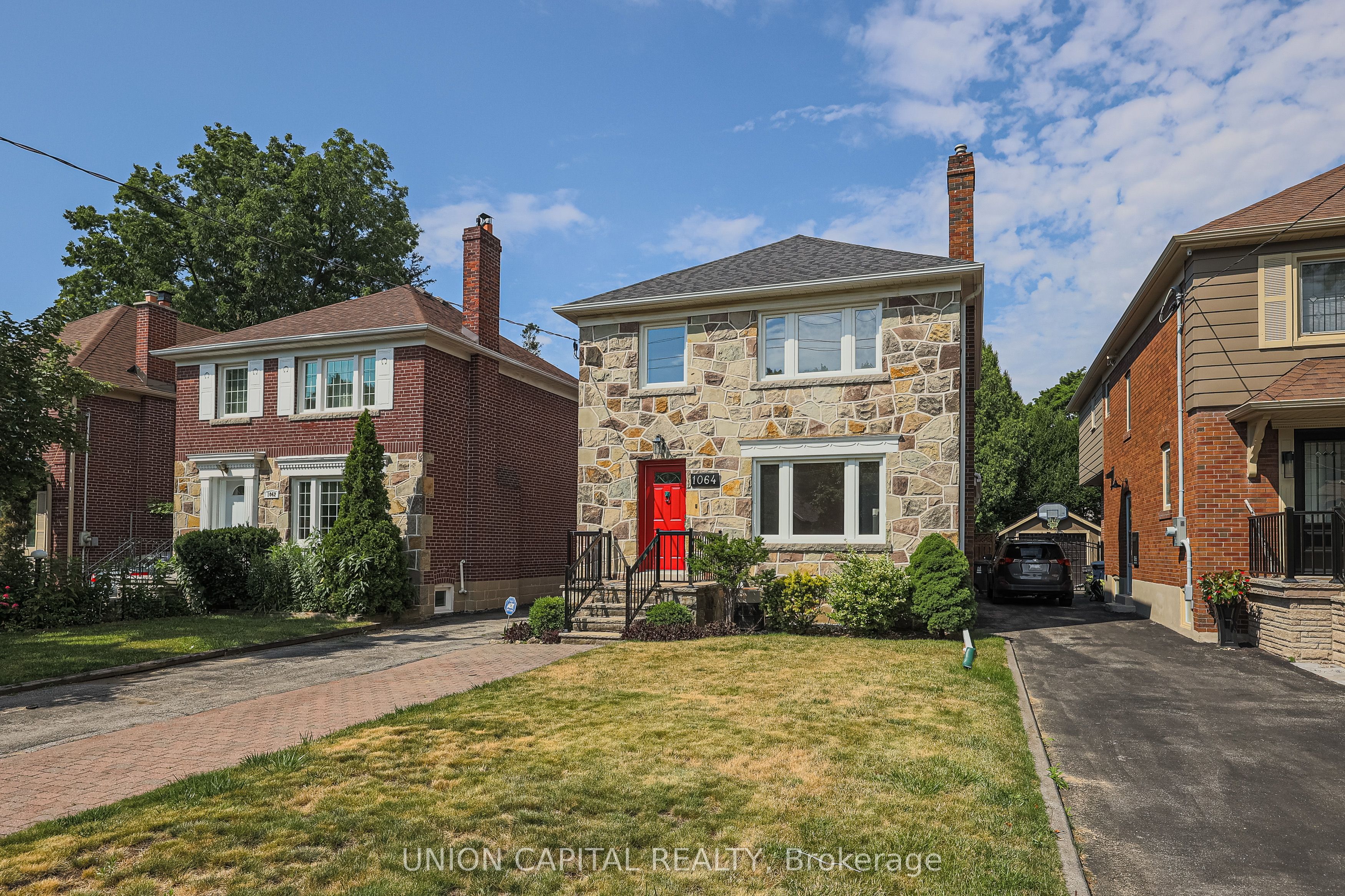 1064 Royal York Road Property Photo 1