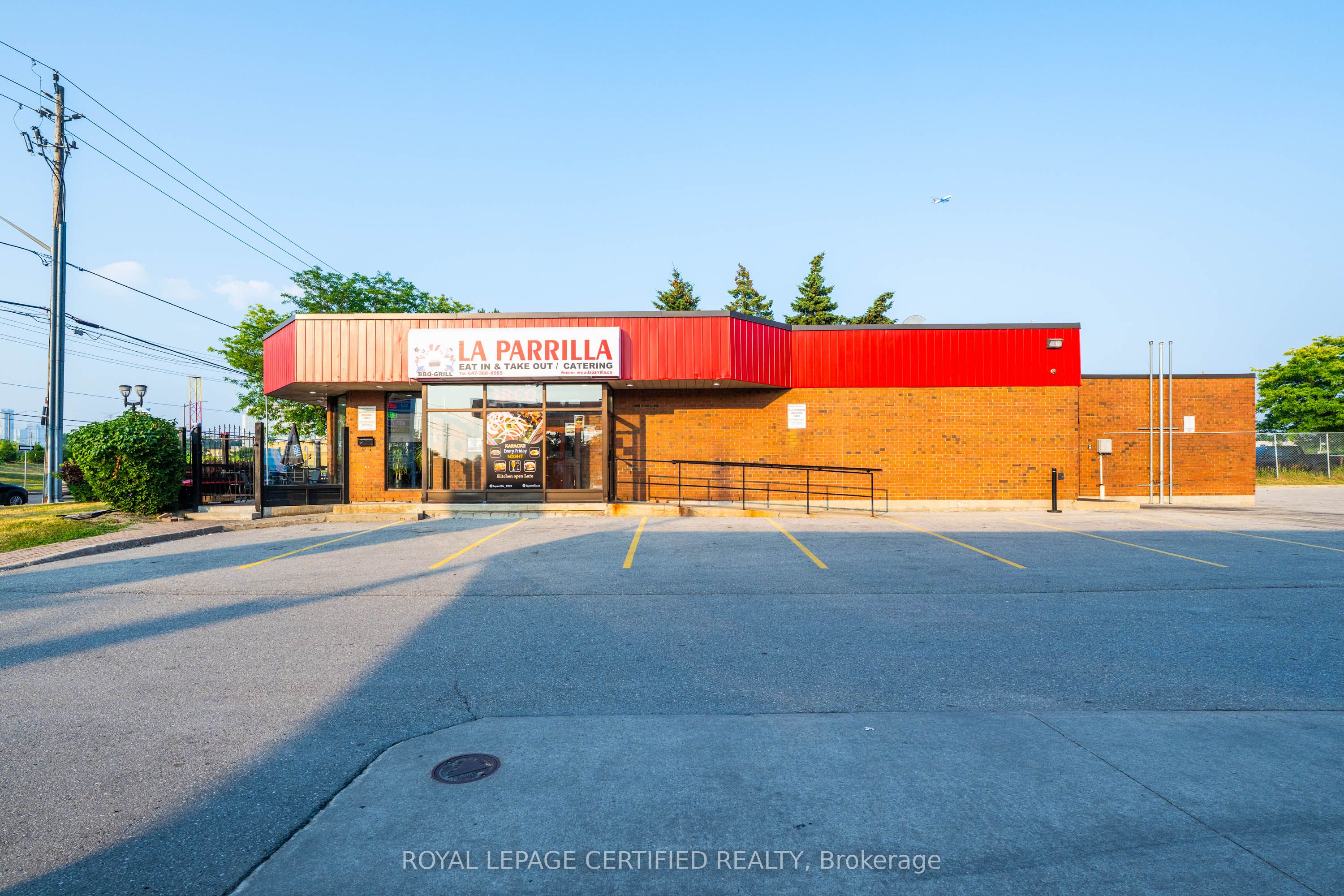 5025 Steeles Avenue W Property Photo 1