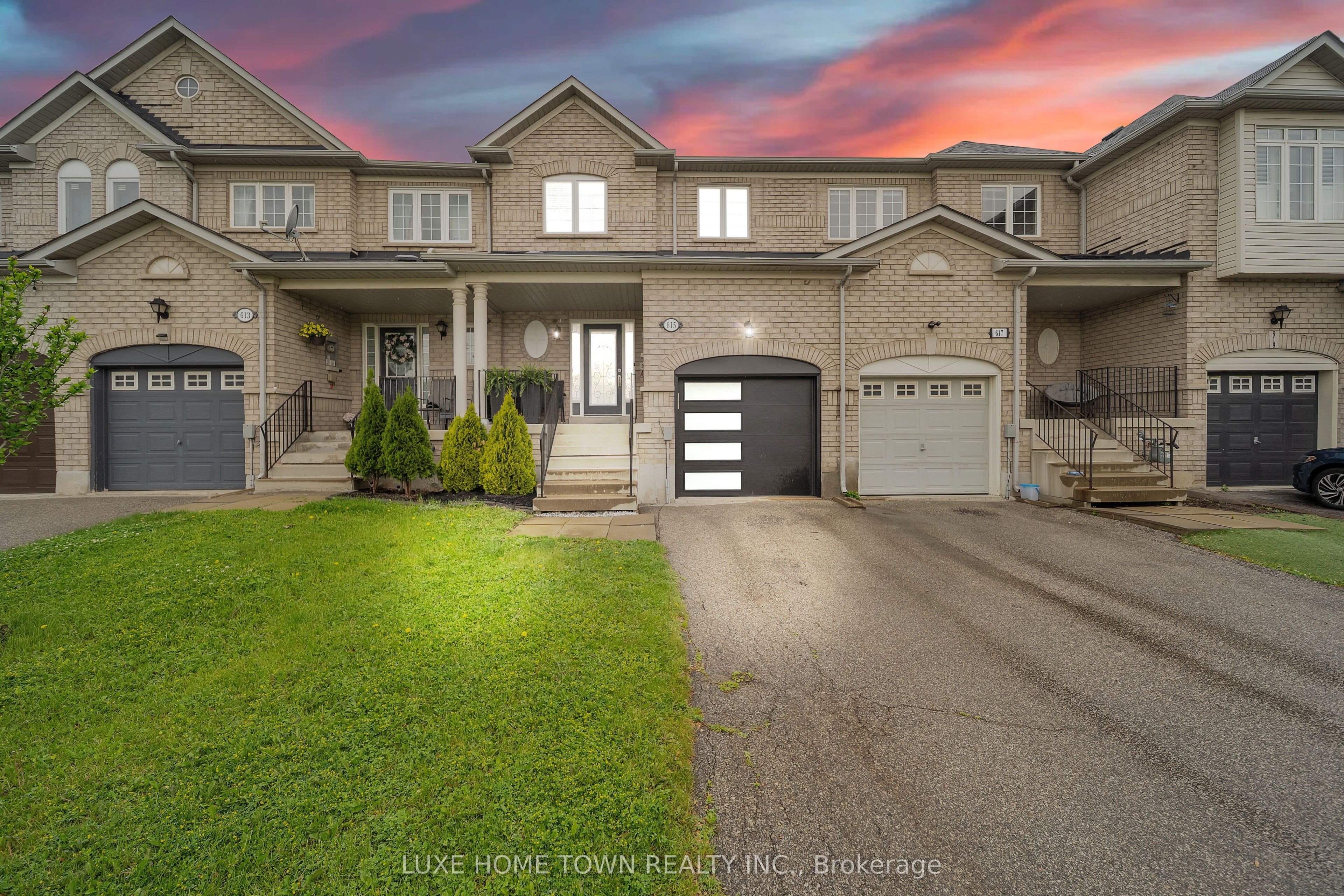 615 Willmott Cres Property Photo
