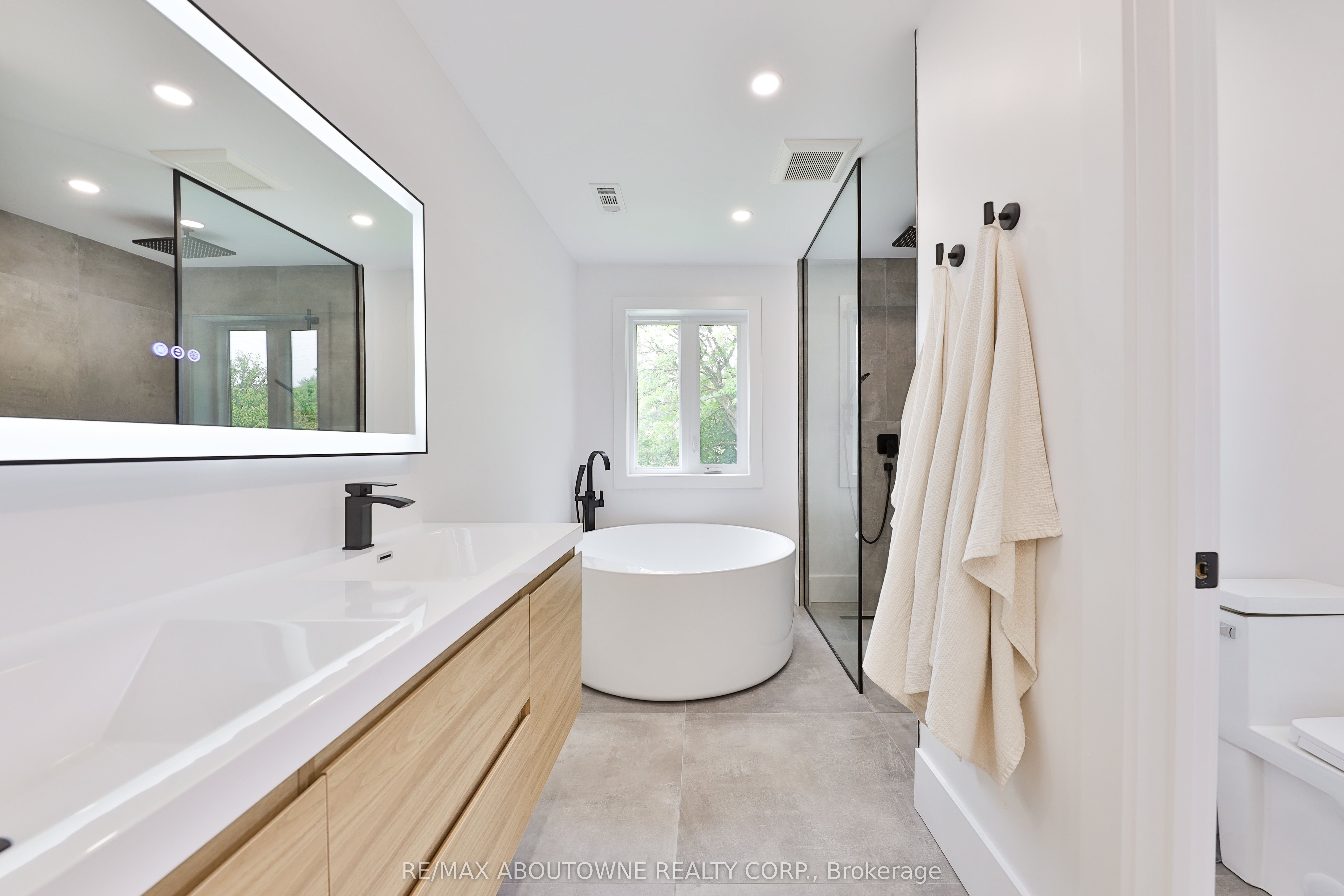 1506 Newlands Crescent Property Photo 26