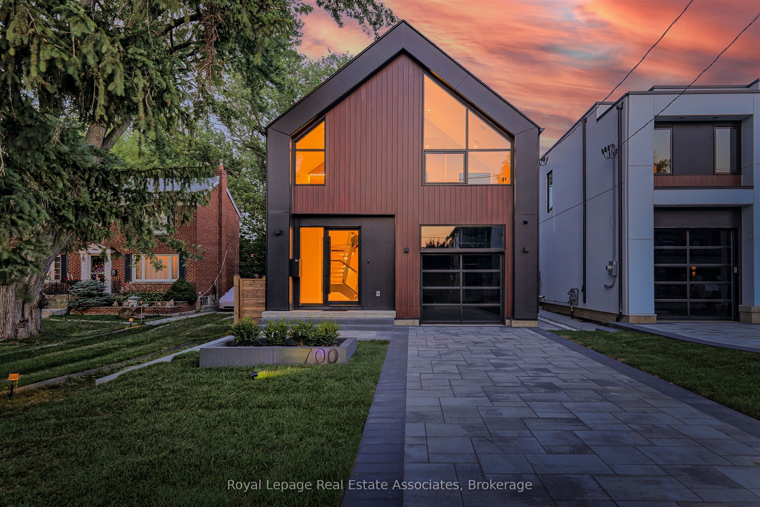 700 Montbeck Crescent Property Photo 1