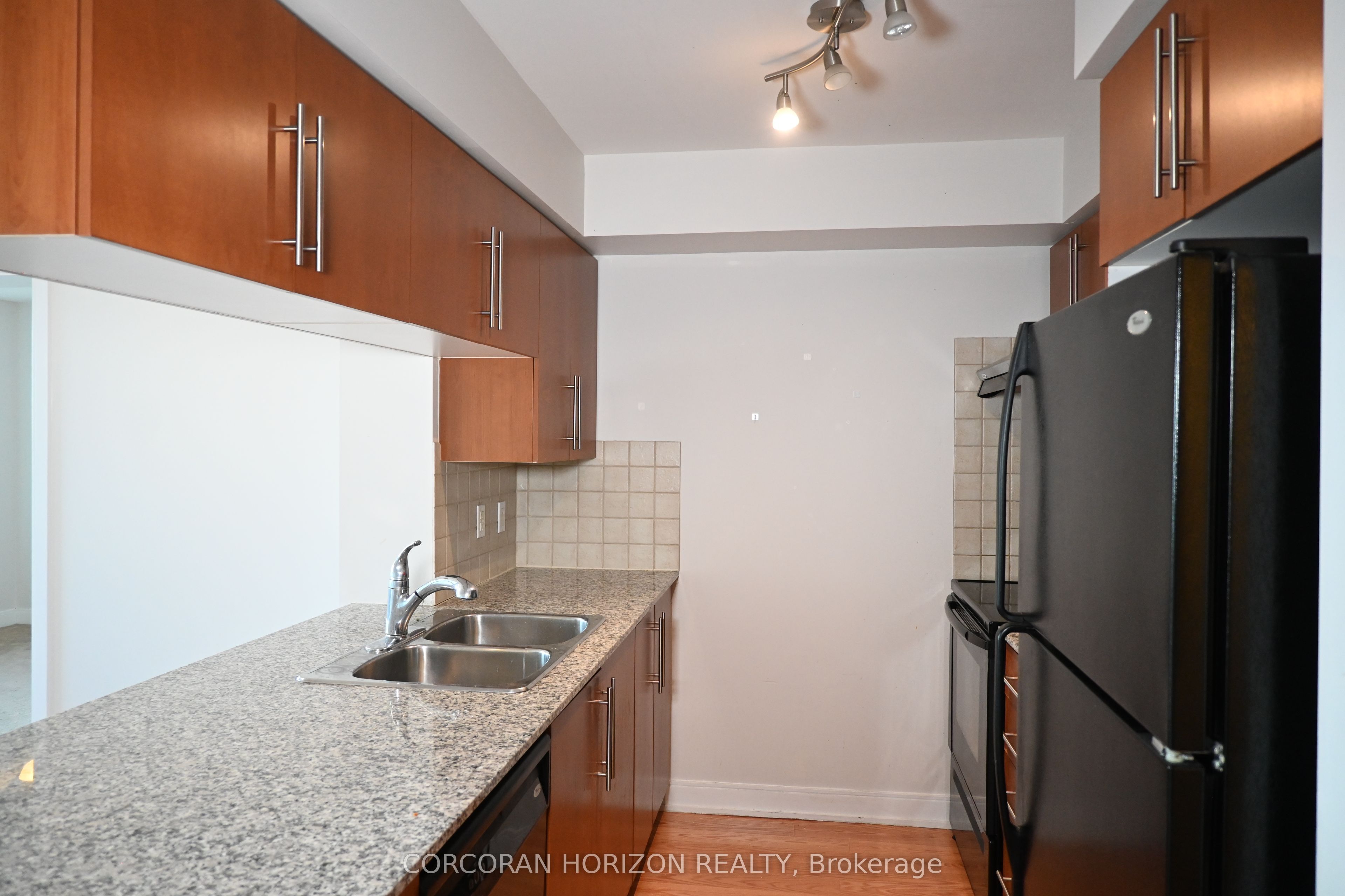 35 Viking Lane 1139 Property Photo 4