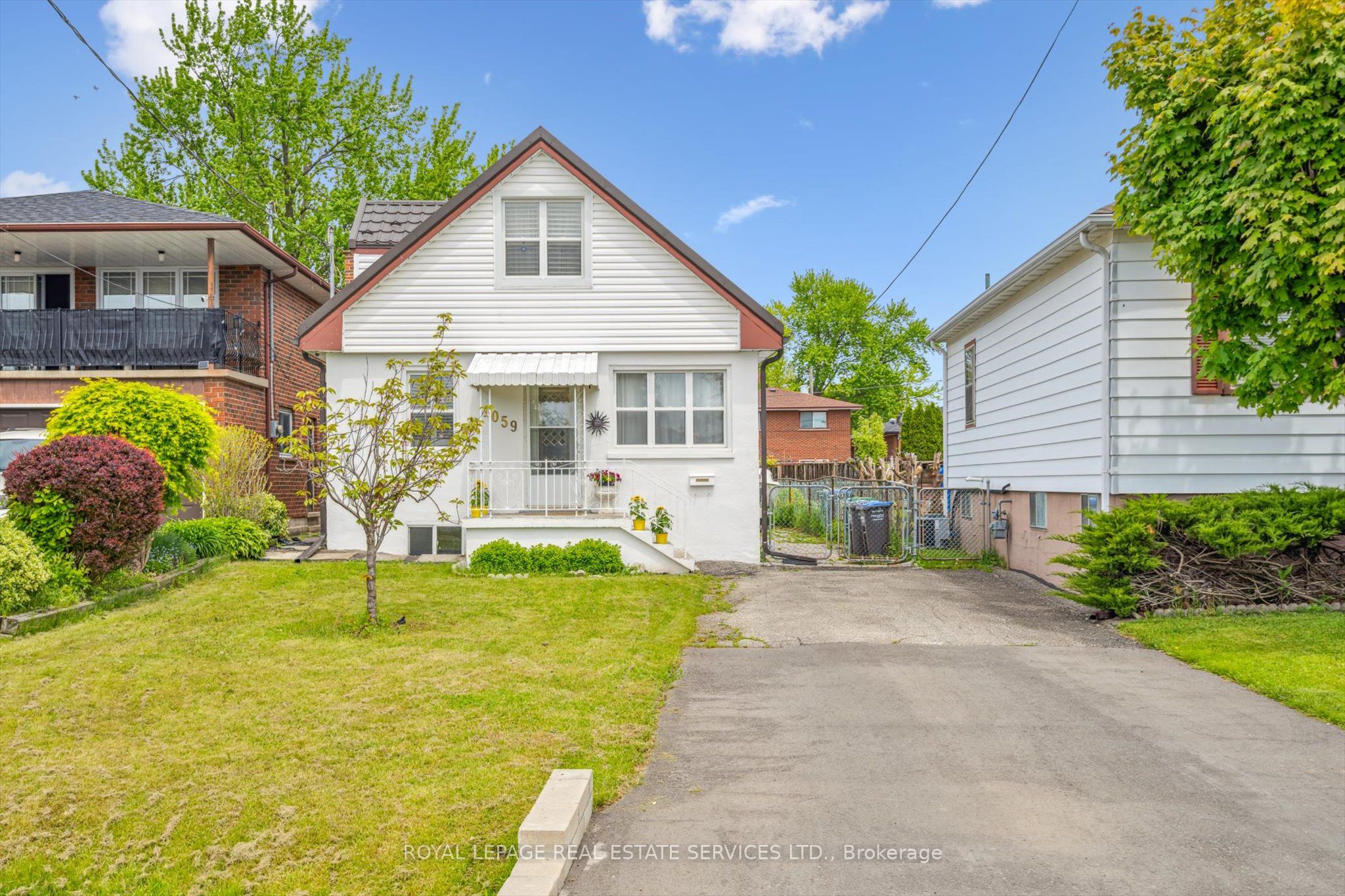 1059 Westmount Avenue Property Photo 1