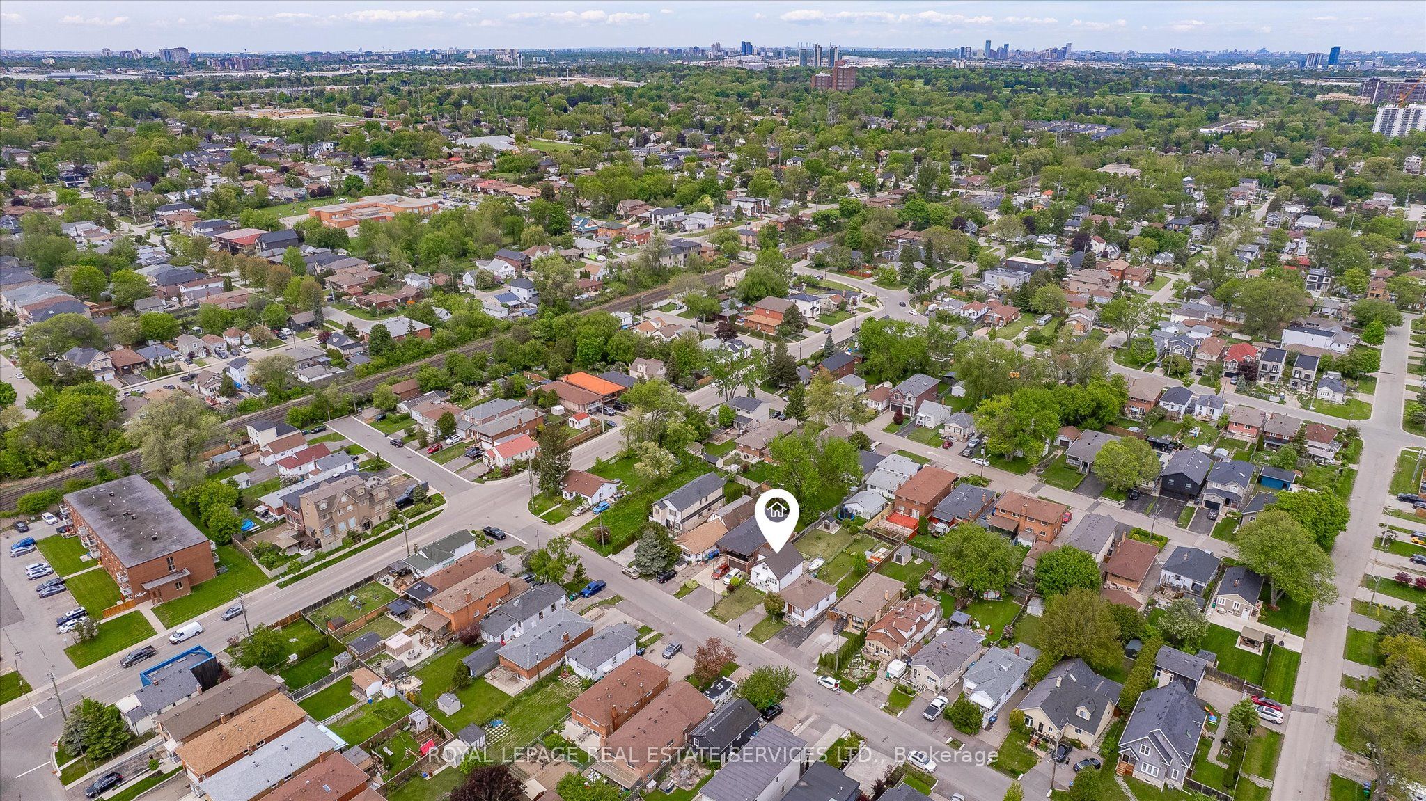 1059 Westmount Avenue Property Photo 6