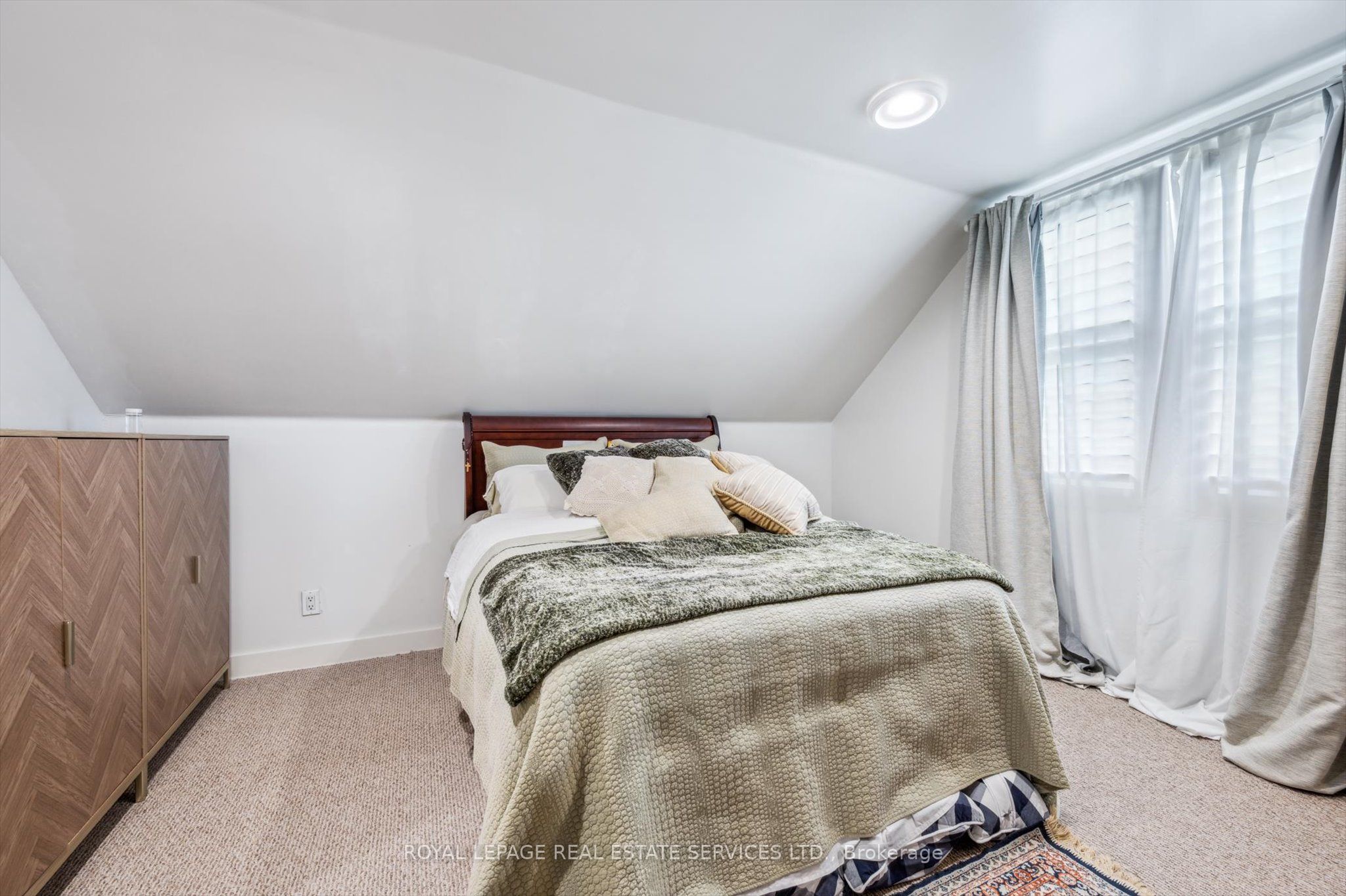 1059 Westmount Avenue Property Photo 26