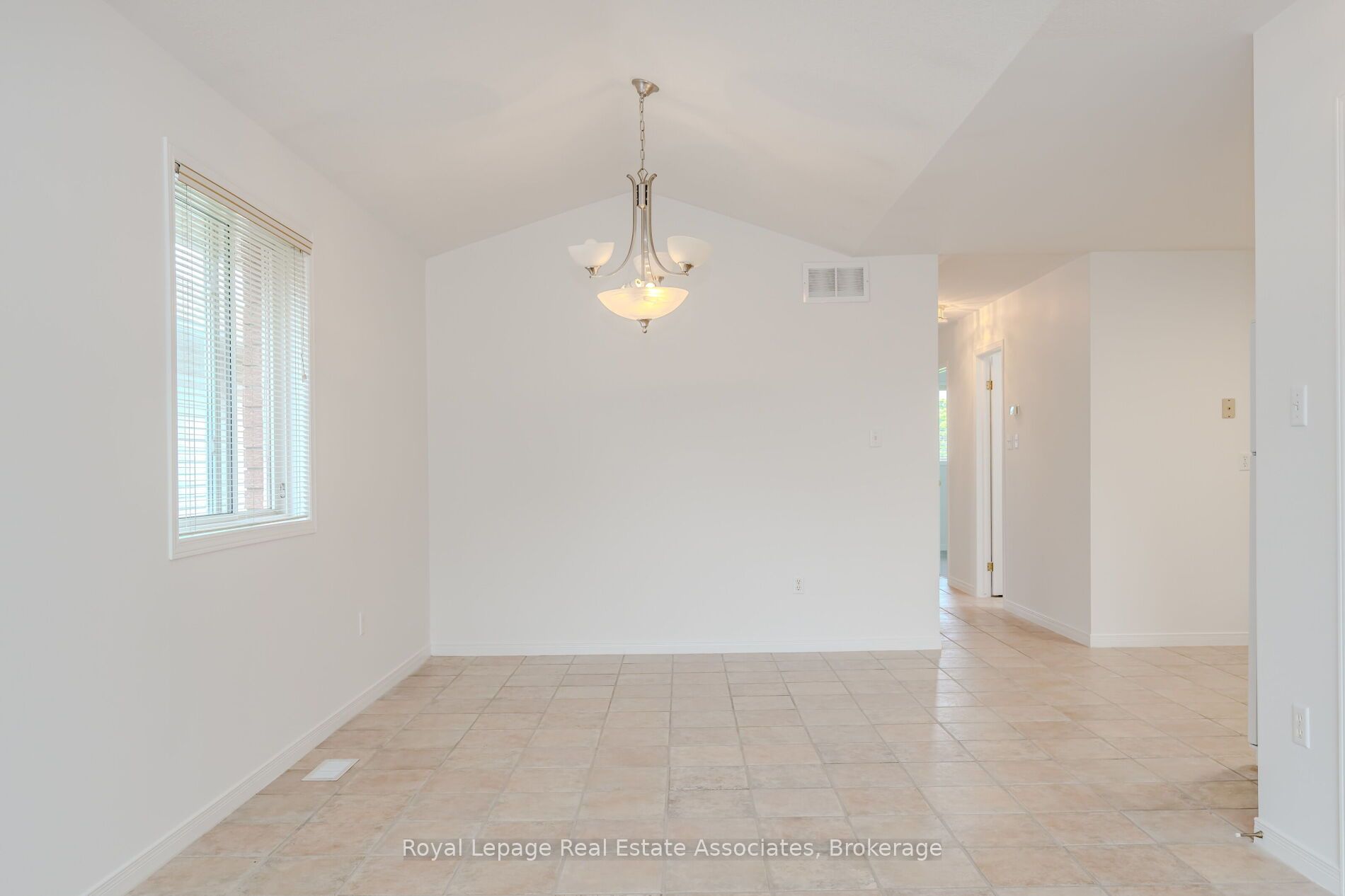2887 N Darien Road N Property Photo 13