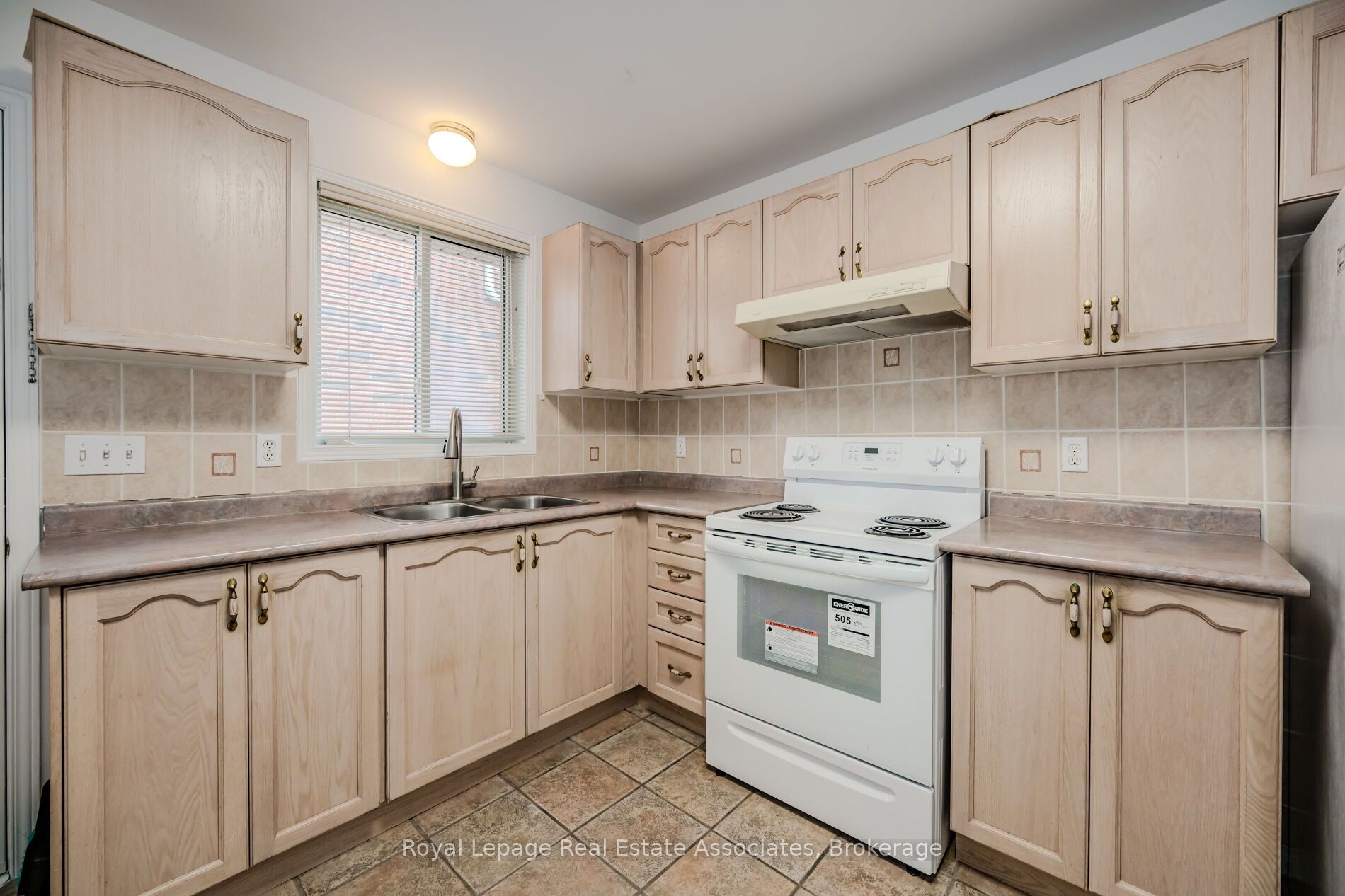 2887 N Darien Road N Property Photo 20
