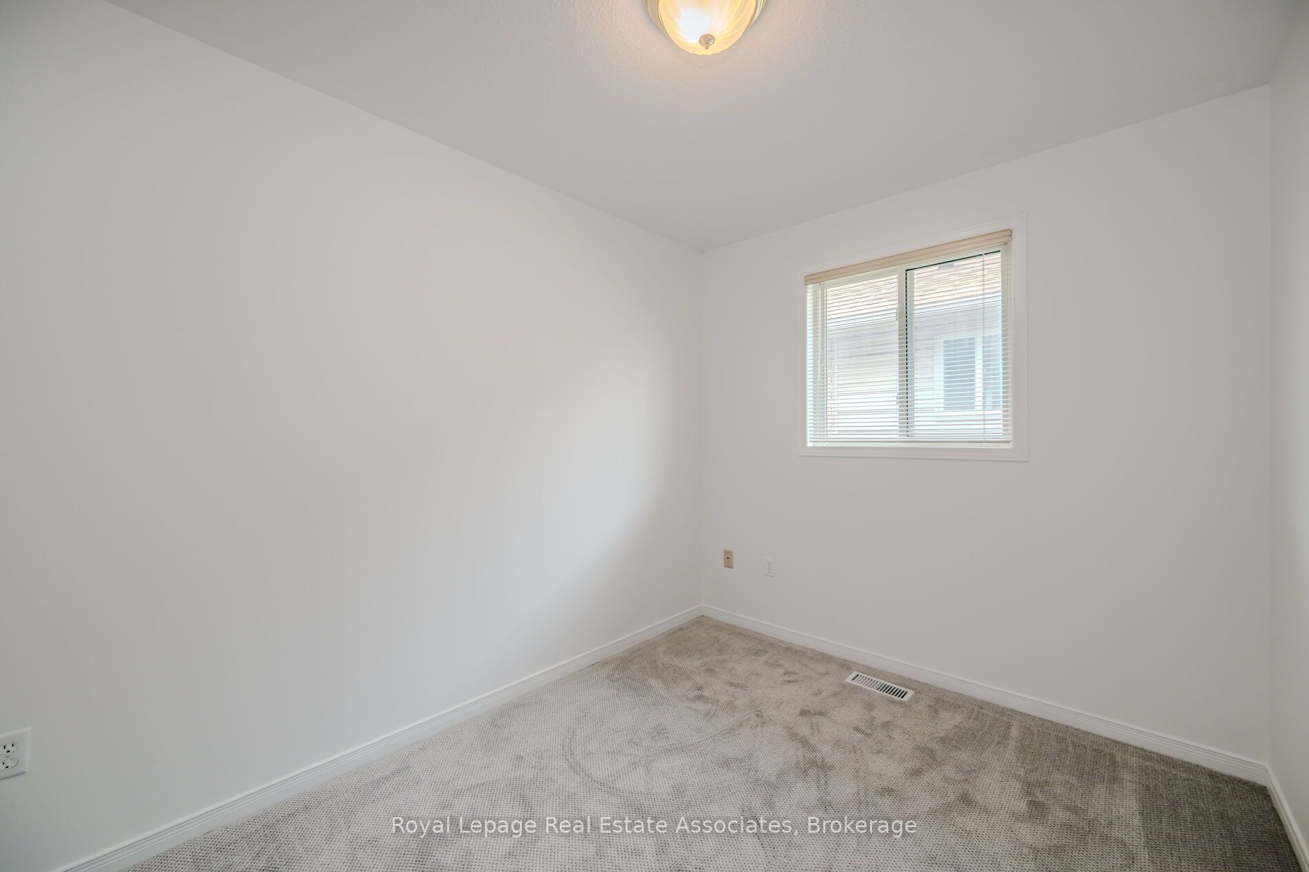 2887 N Darien Road N Property Photo 26