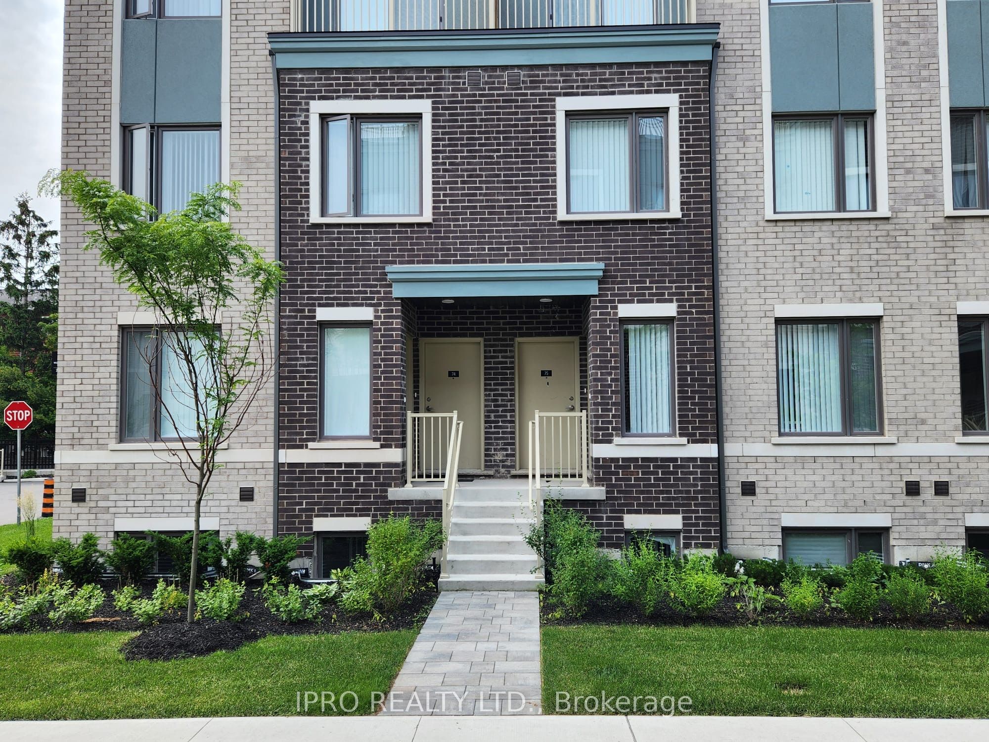 10 William Jackson Way N 75 Property Photo 1