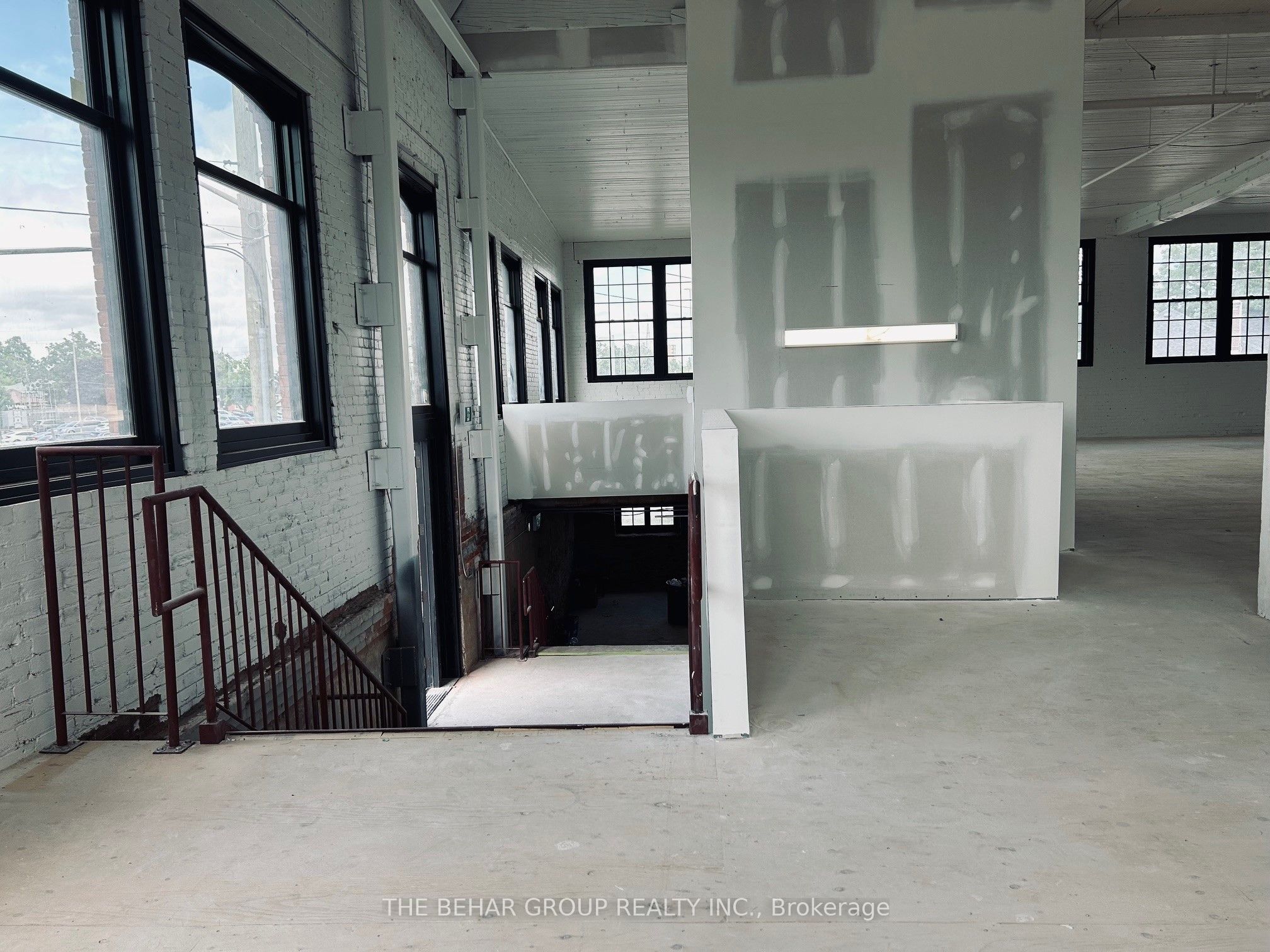 45 Railroad Street E Fl 1 Property Photo 2