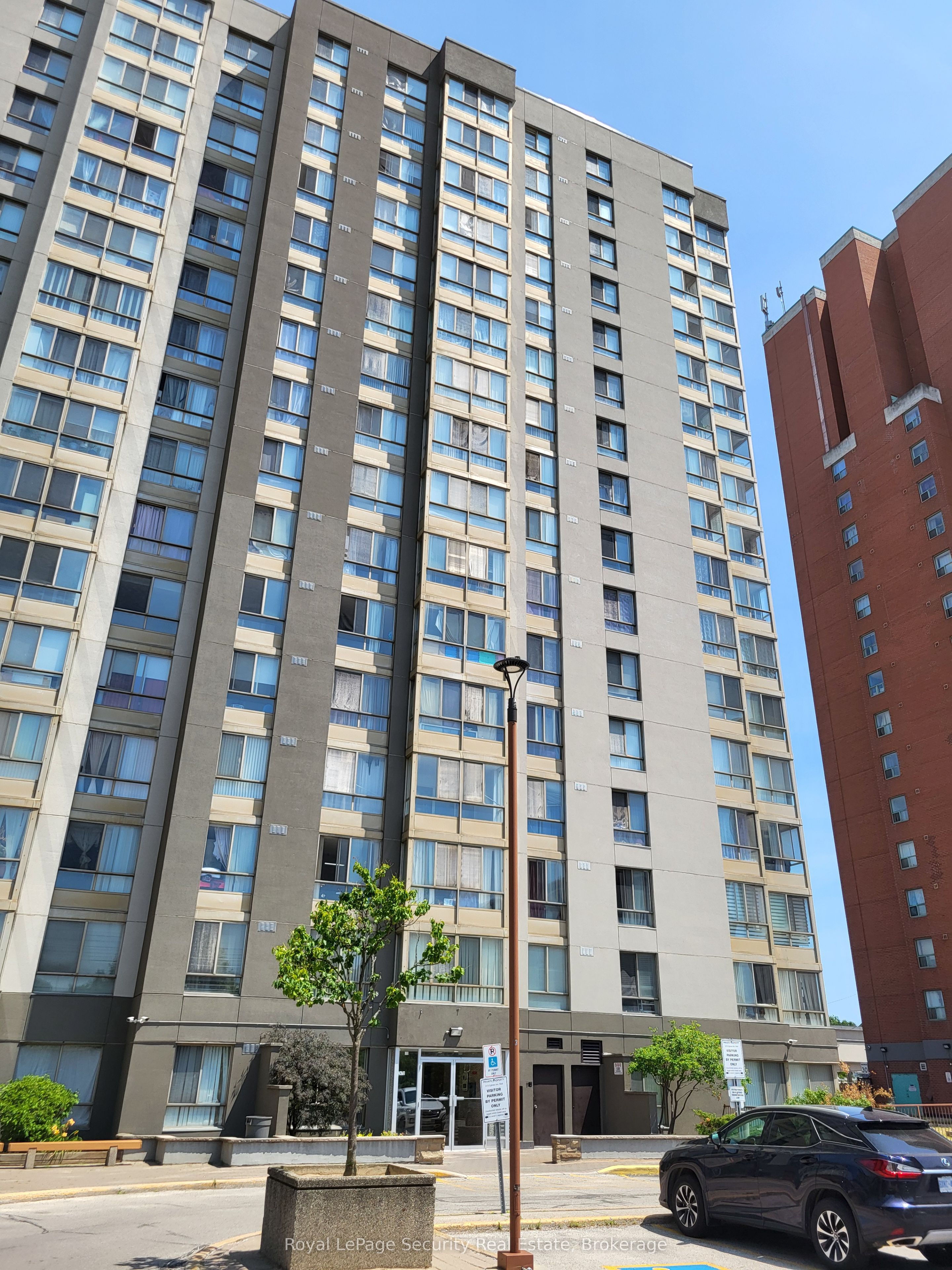 2470 Eglinton Avenue W 605 Property Photo 1