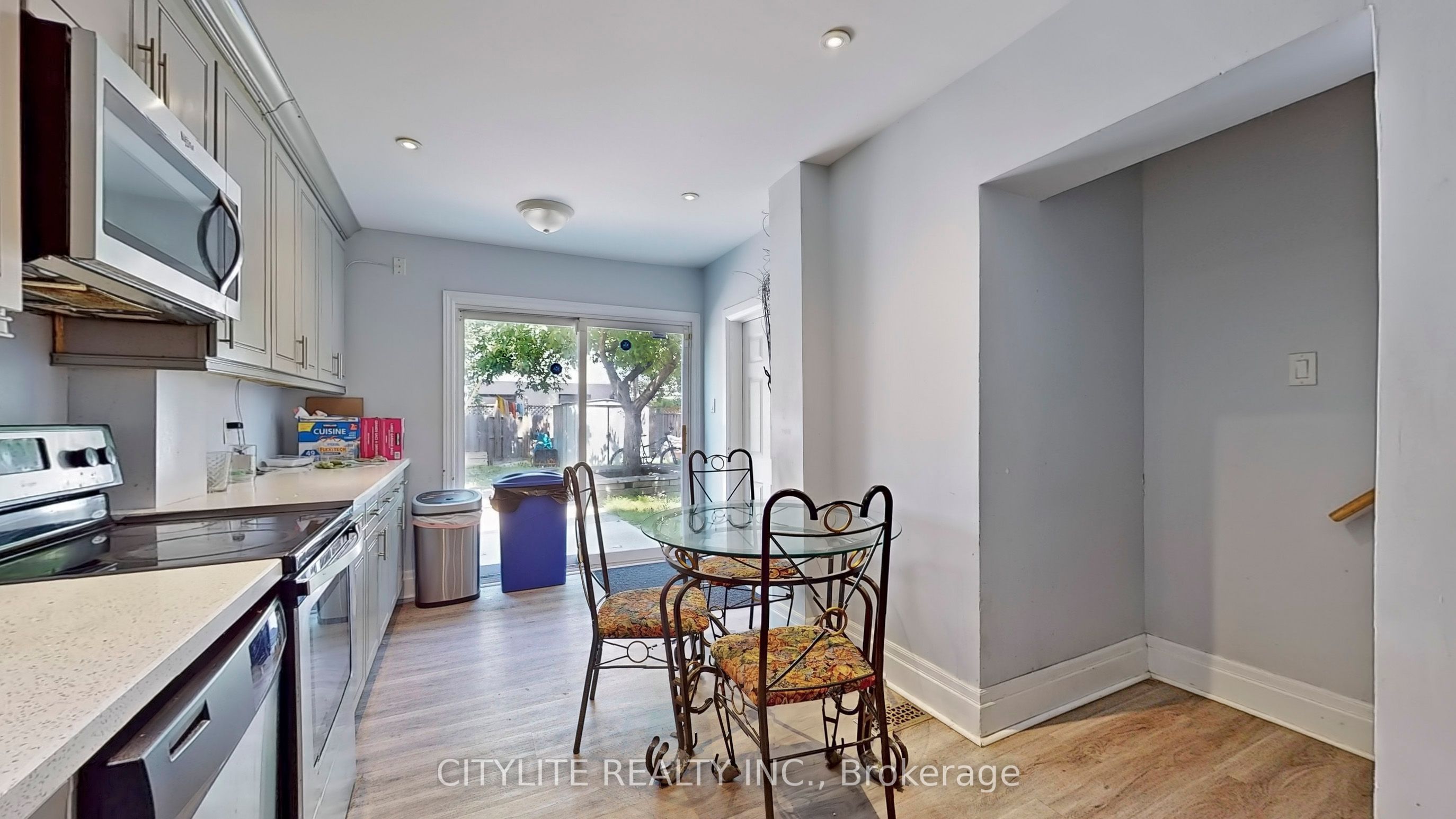 170 Lambton Avenue Property Photo 9