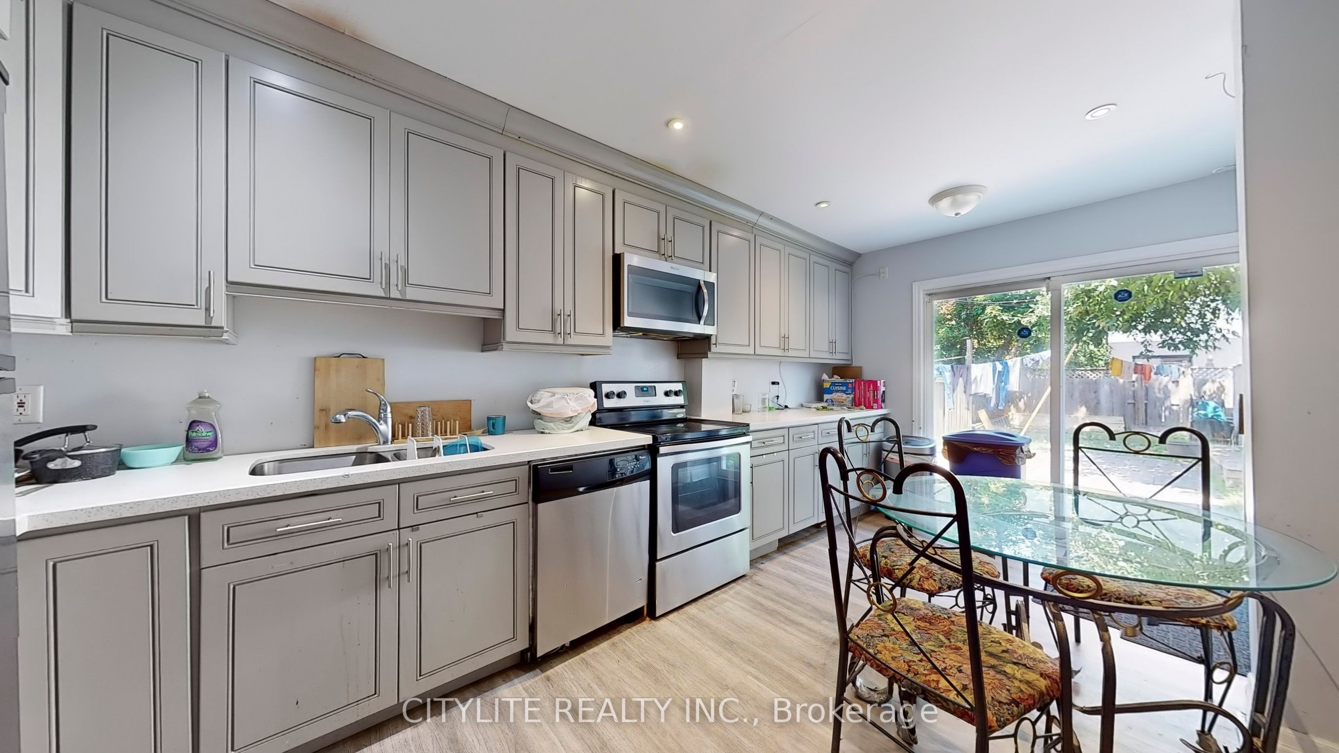 170 Lambton Avenue Property Photo 10