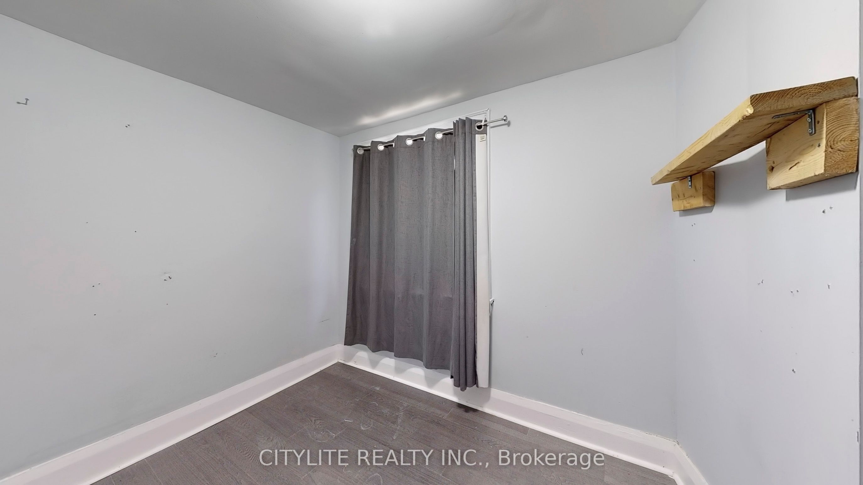 170 Lambton Avenue Property Photo 12