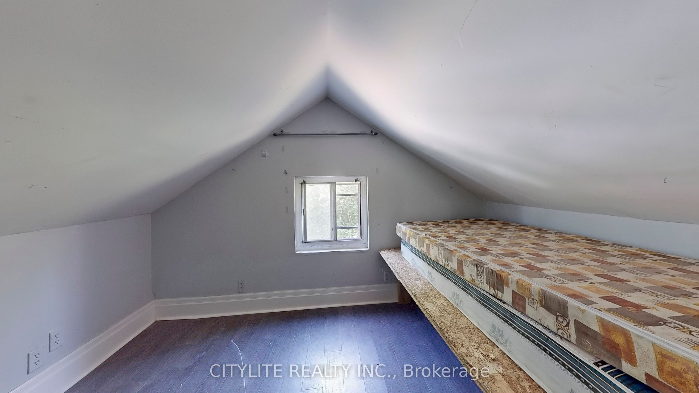 170 Lambton Avenue Property Photo 19