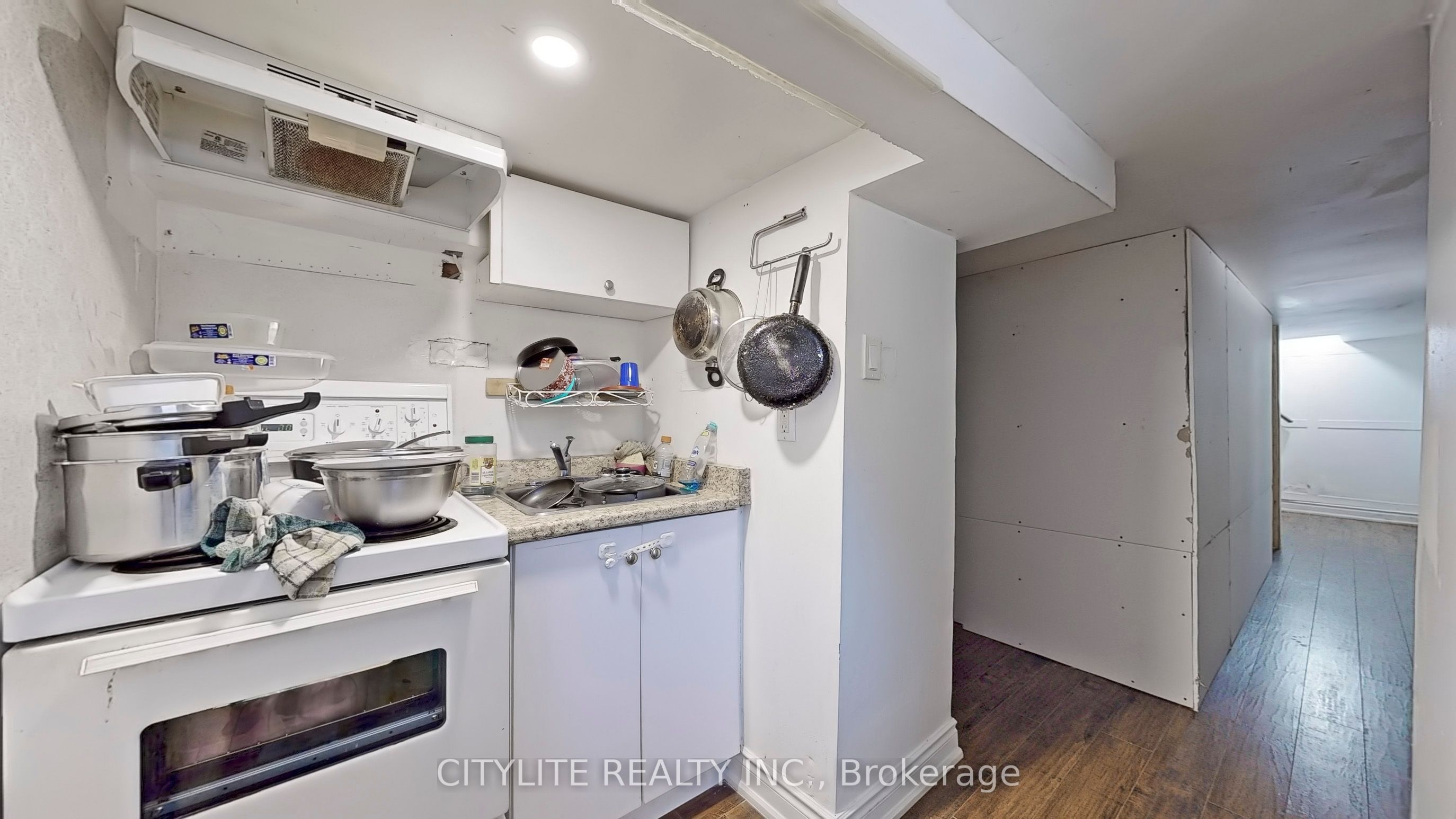 170 Lambton Avenue Property Photo 23