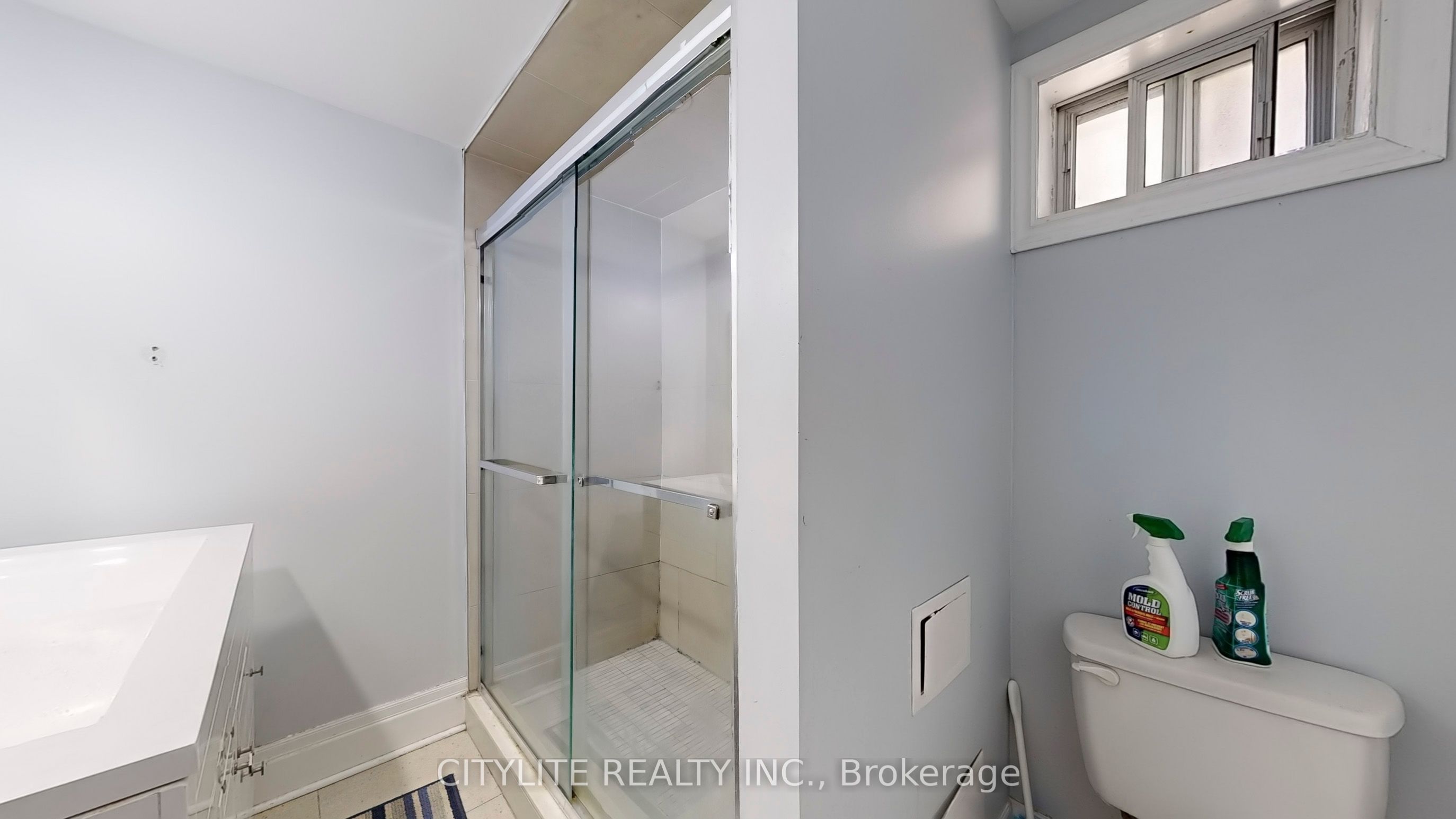 170 Lambton Avenue Property Photo 31