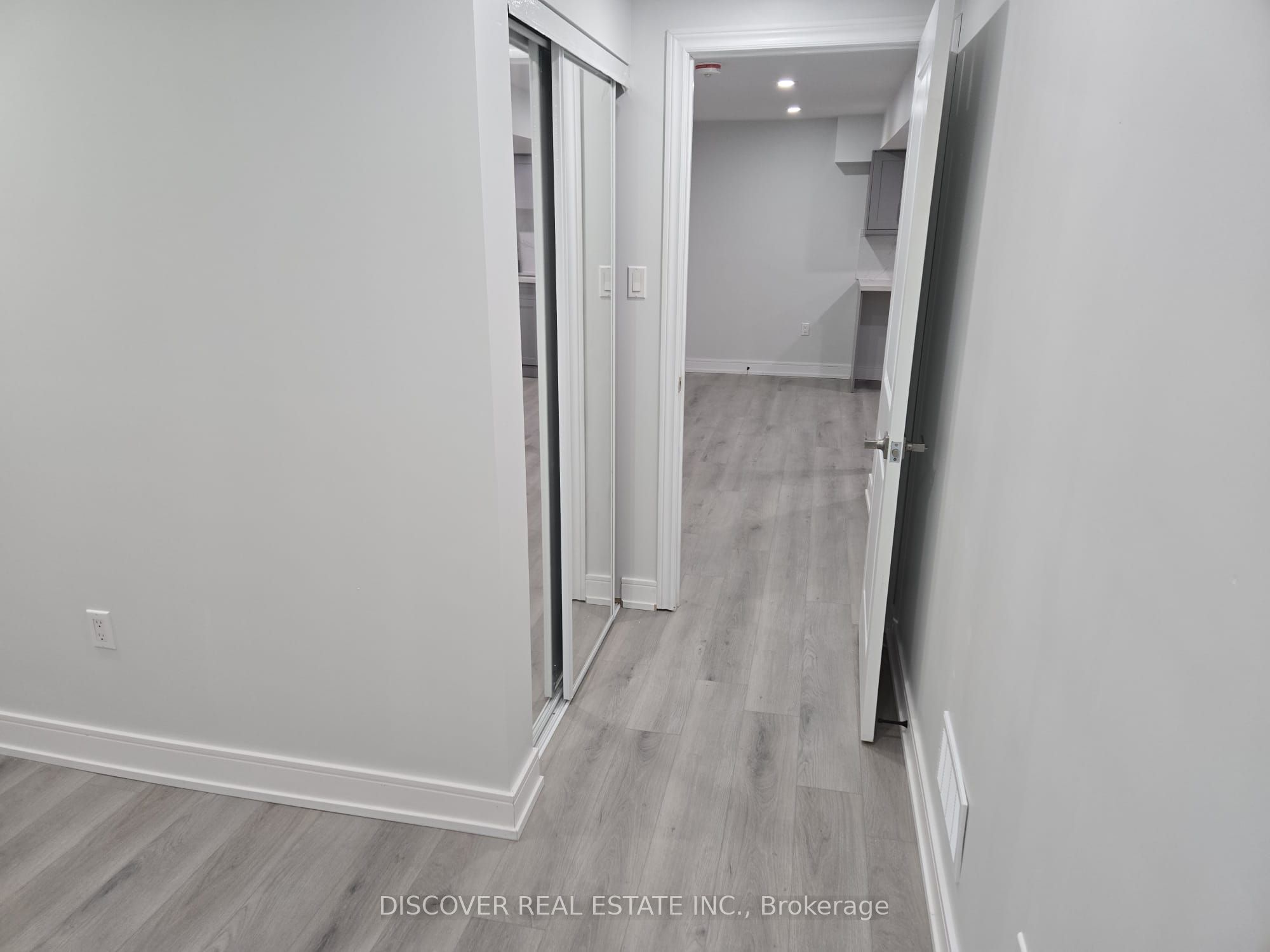 186 Floradale Drive Basement 1 Property Photo 24