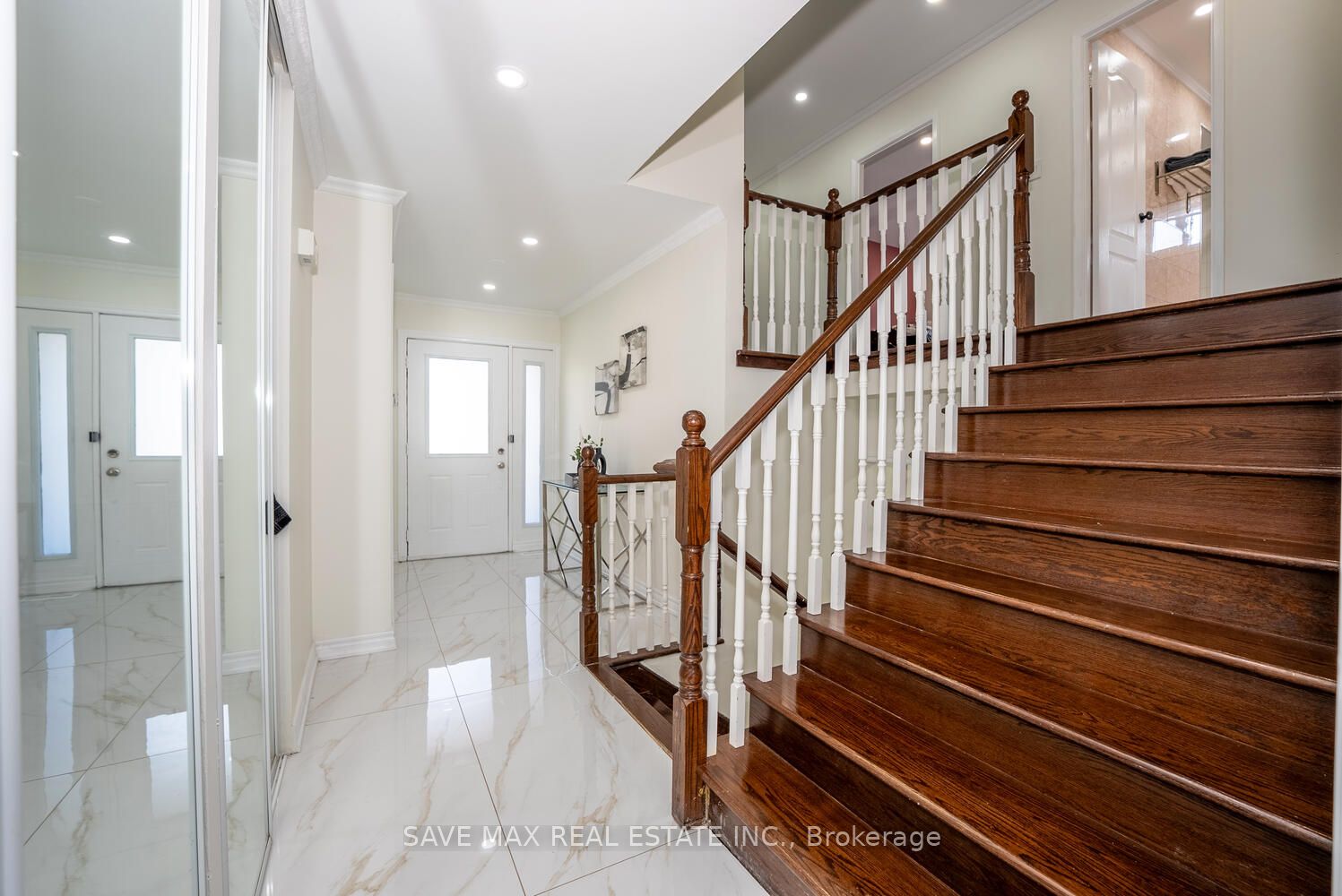 229 Rutherford Road N Property Photo 7