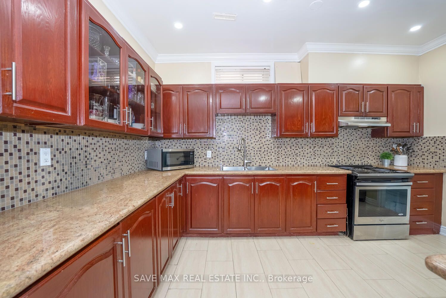 229 Rutherford Road N Property Photo 35