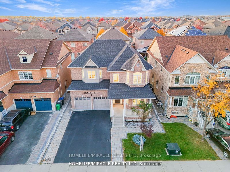 55 Lyndbrook Cres Property Photo 1