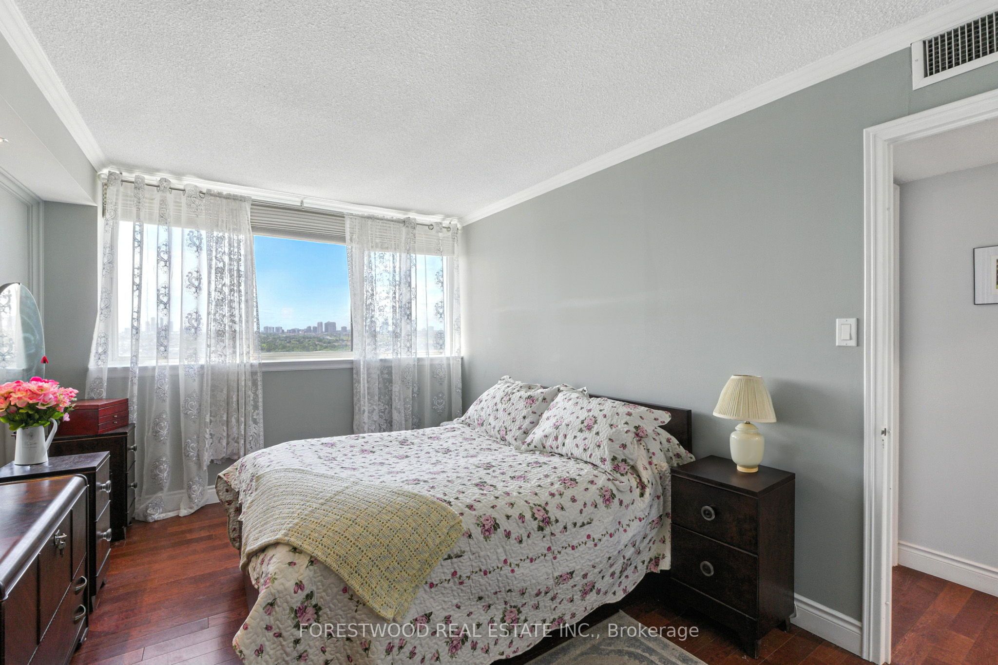 1360 Rathburn Road E 1403 Property Photo 25