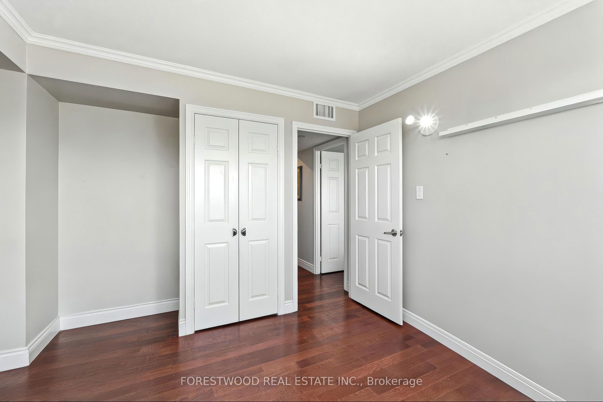 1360 Rathburn Road E 1403 Property Photo 30