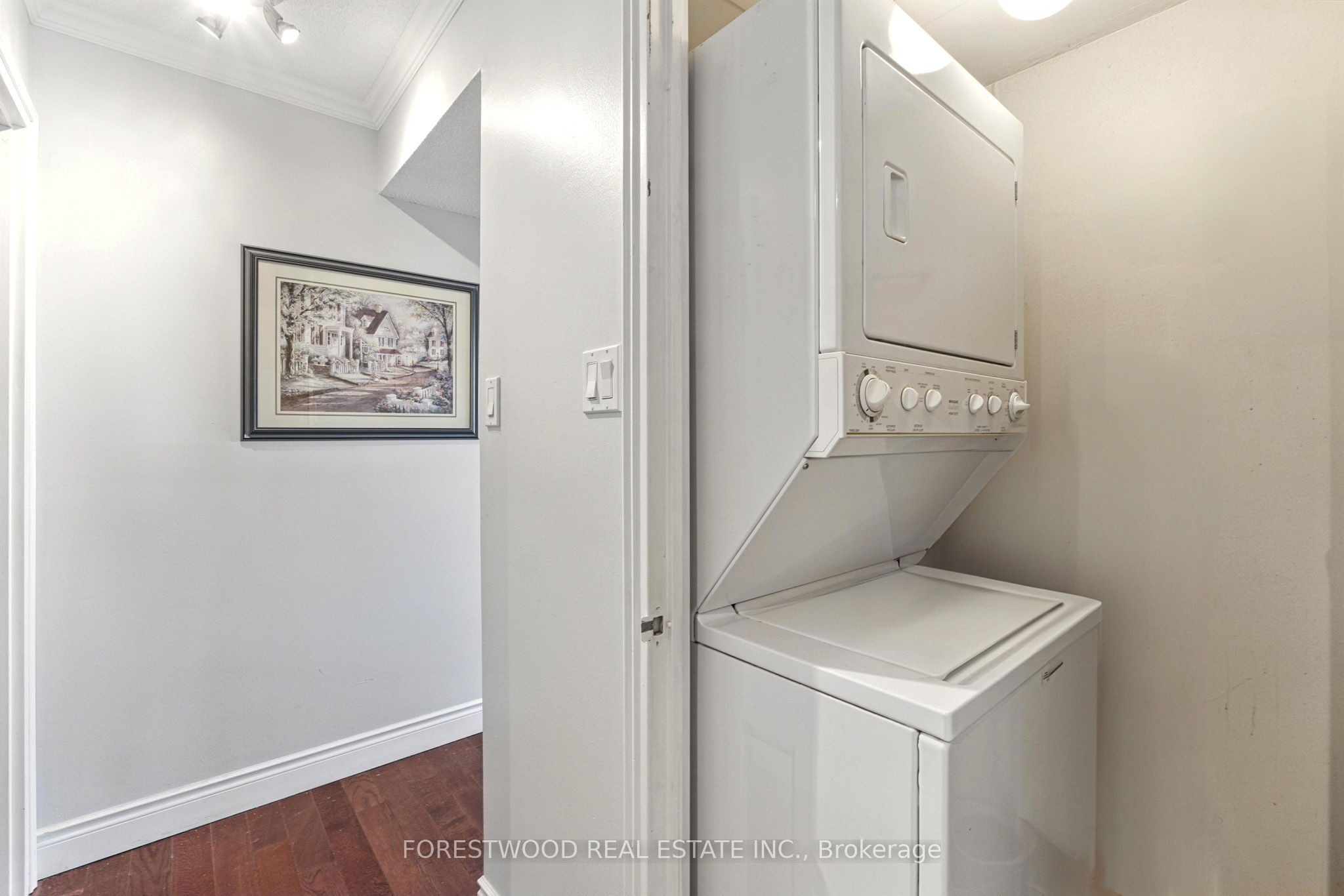 1360 Rathburn Road E 1403 Property Photo 31