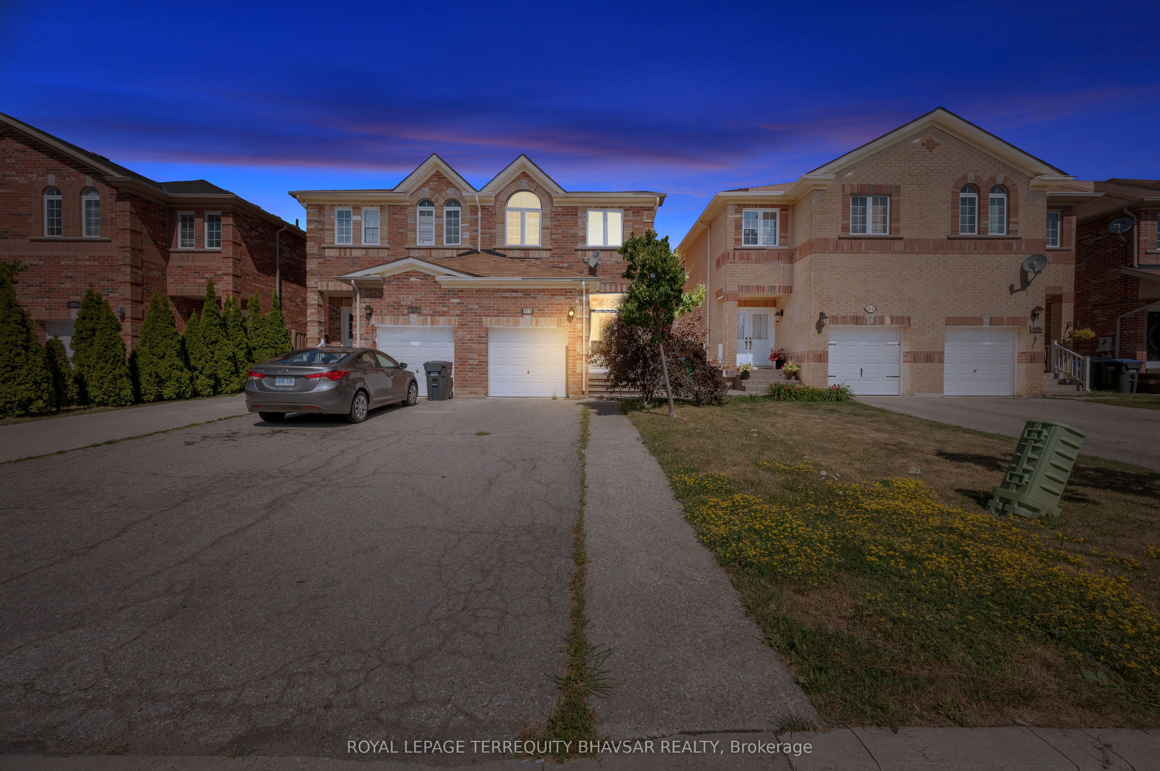 315 Comiskey Crescent Property Photo 1