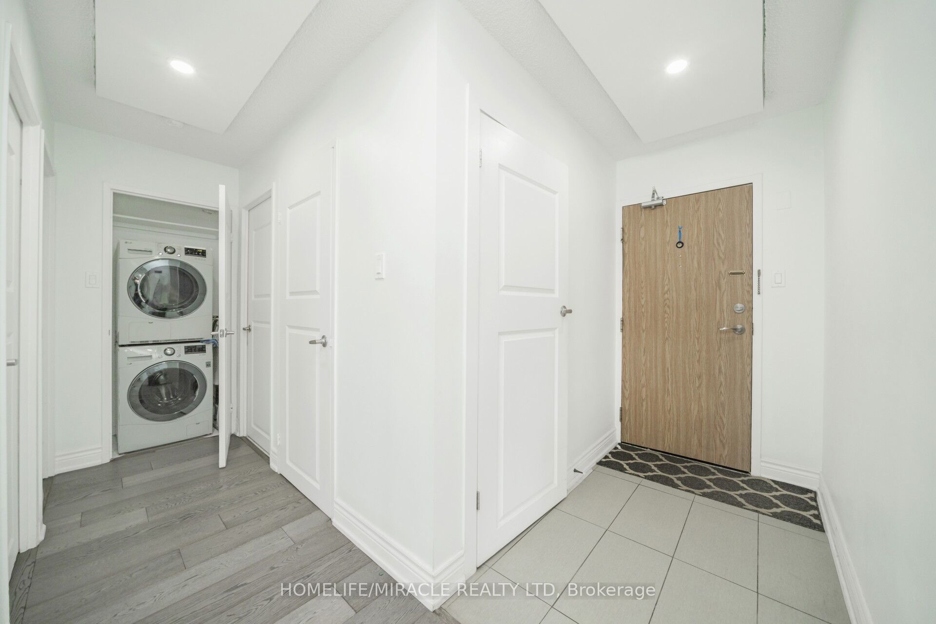 8 Lisa Street 1802 Property Photo 7