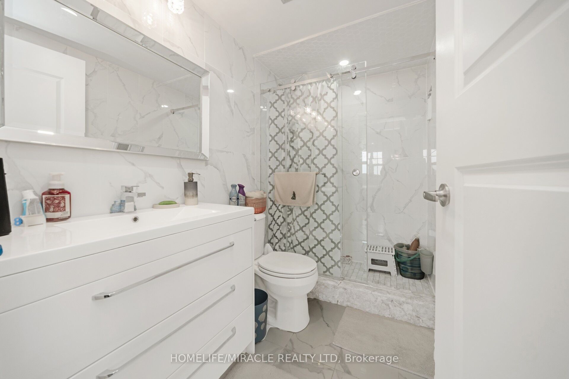 8 Lisa Street 1802 Property Photo 28