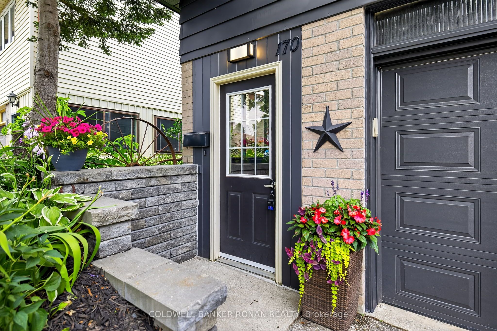 170 Burbank Crescent Property Photo 1