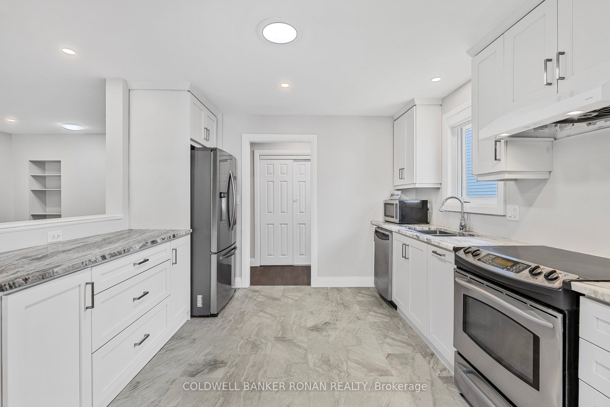 170 Burbank Crescent Property Photo 5