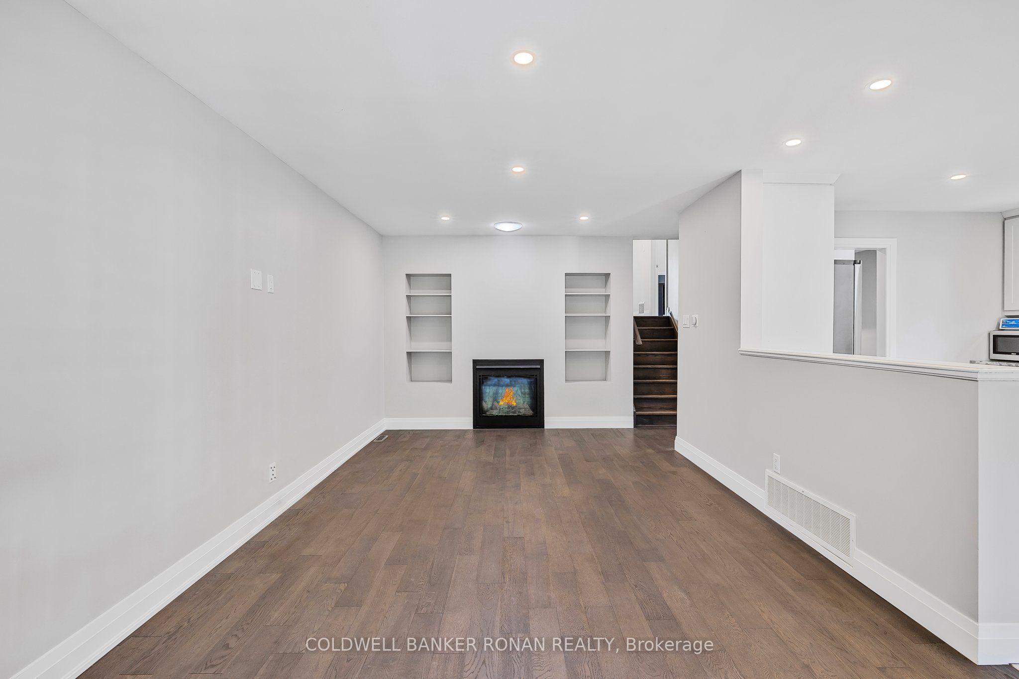 170 Burbank Crescent Property Photo 8