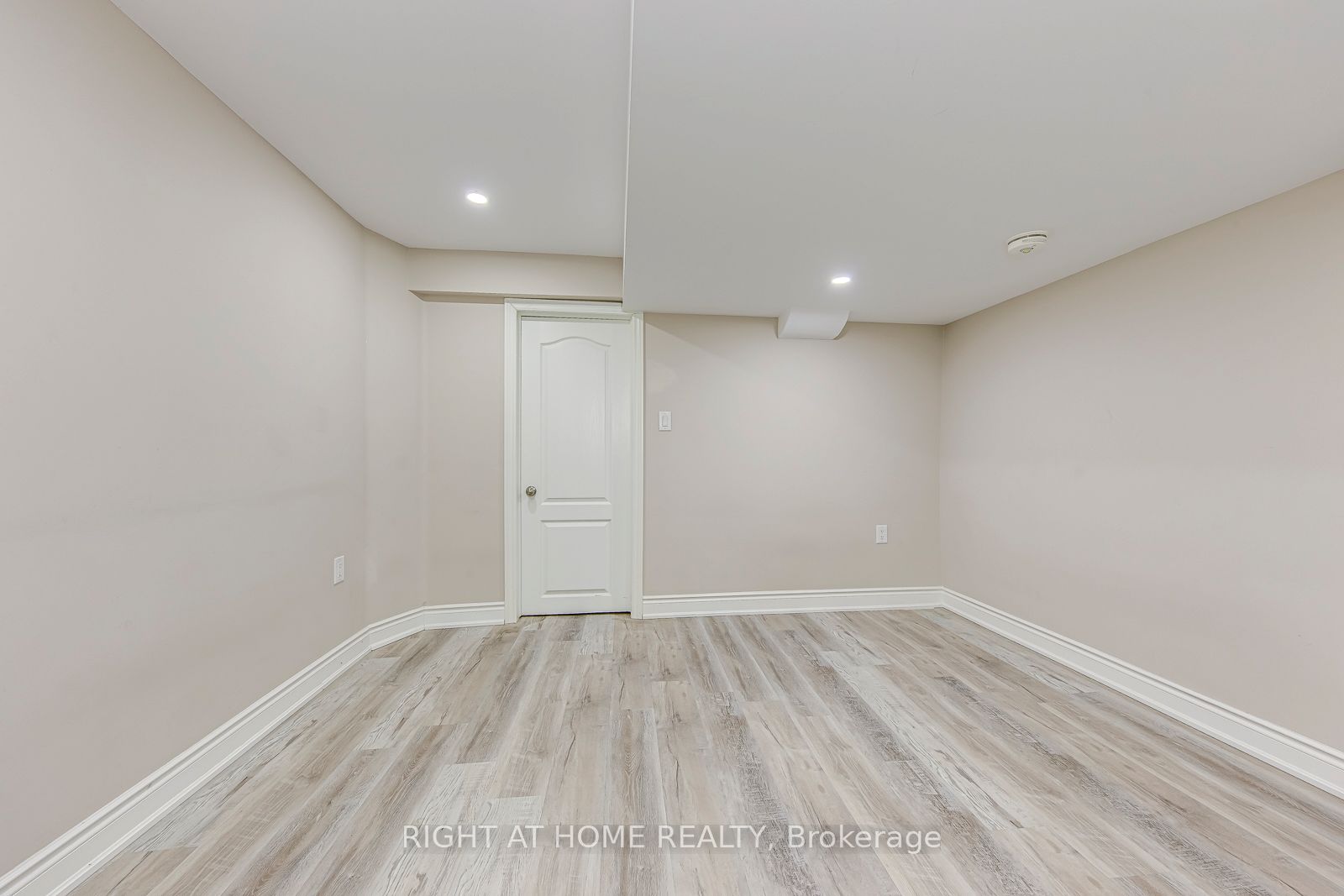 99 Masters Green Crescent Bsmt Property Photo 7