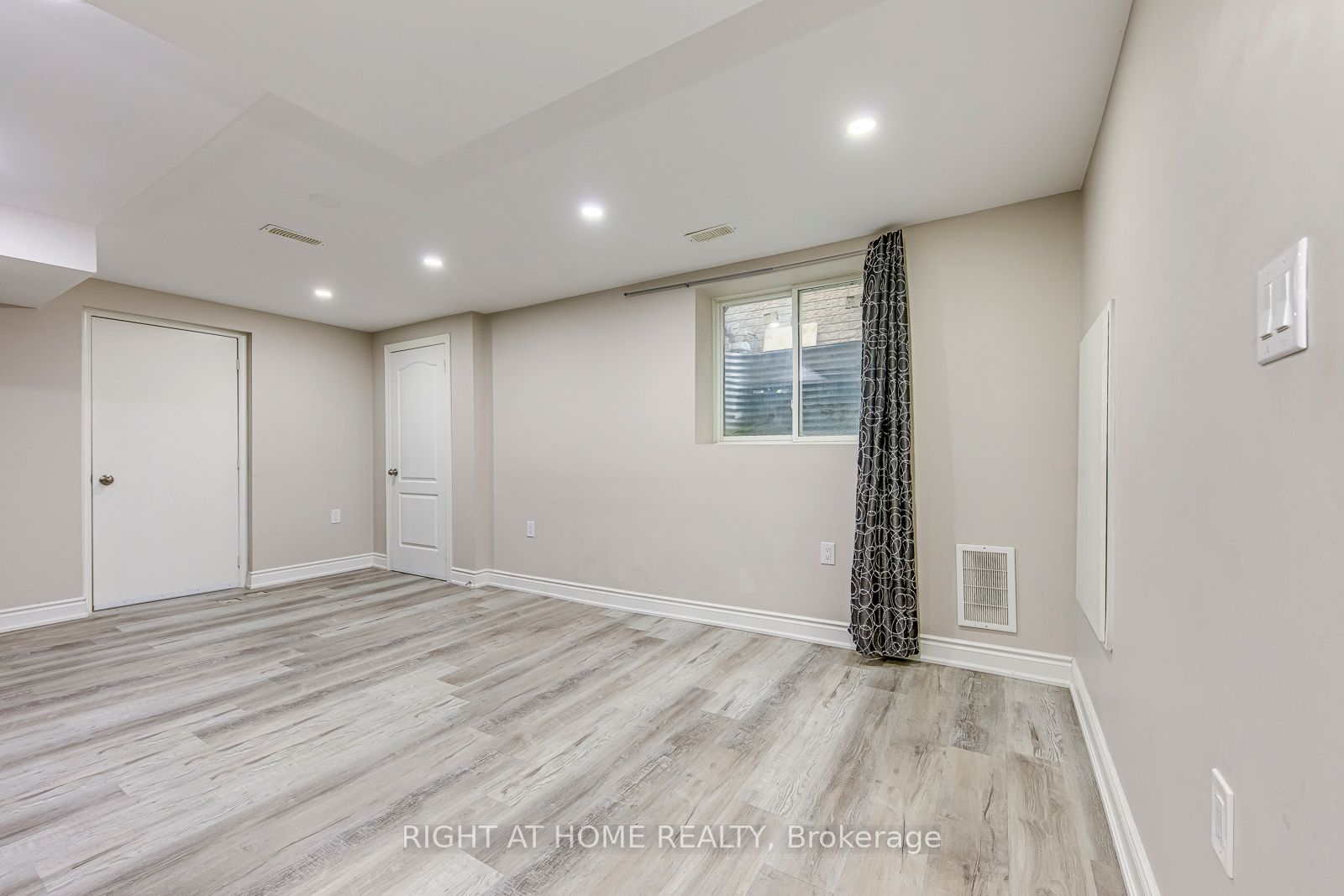 99 Masters Green Crescent Bsmt Property Photo 10