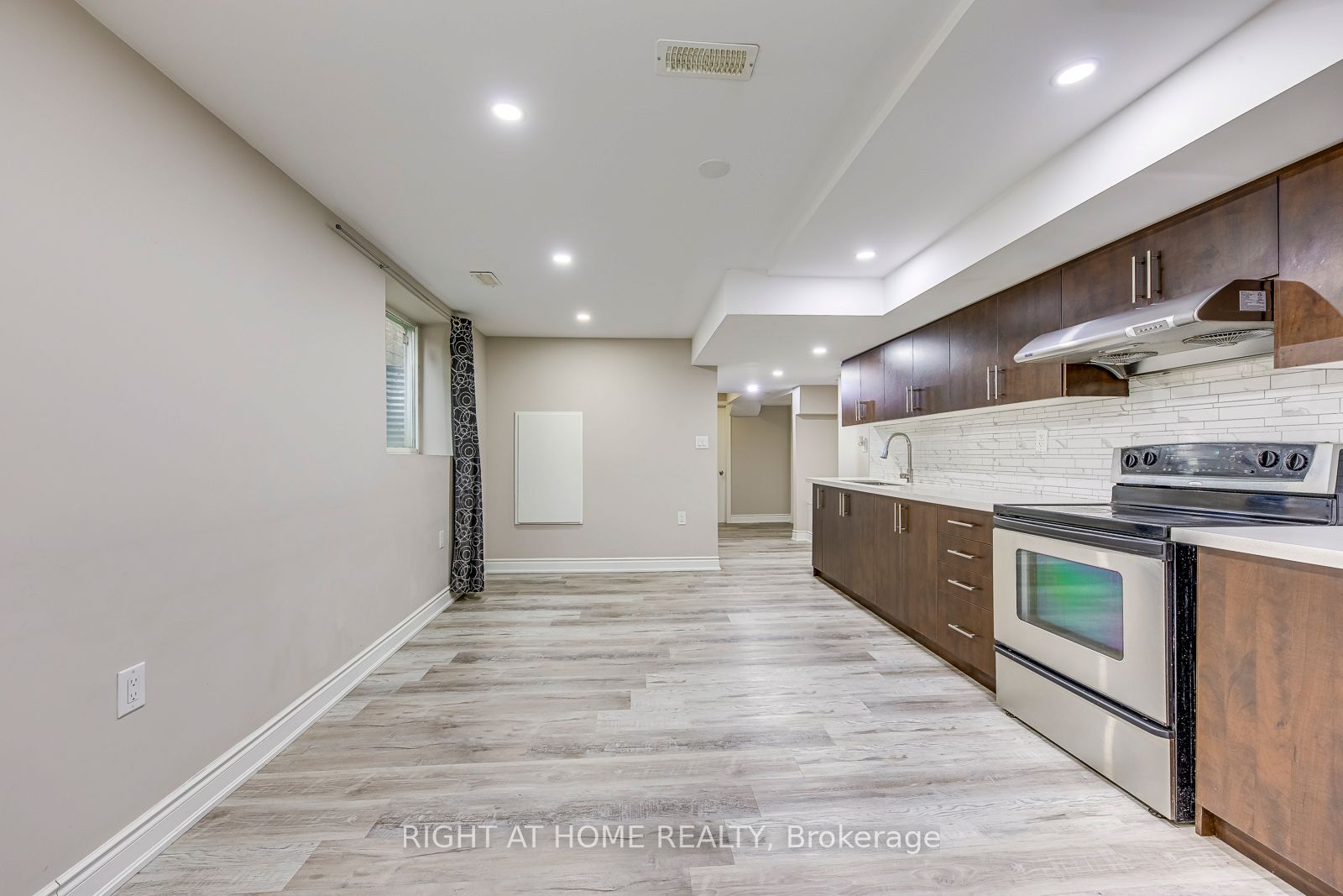 99 Masters Green Crescent Bsmt Property Photo 14