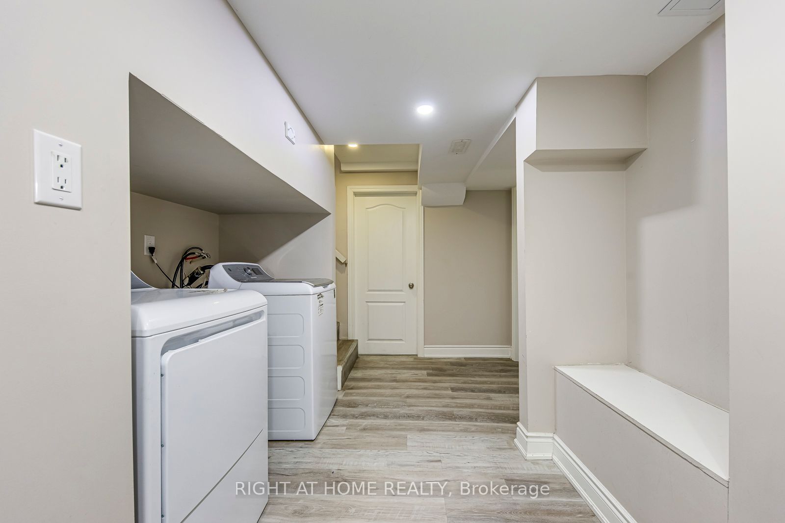 99 Masters Green Crescent Bsmt Property Photo 16