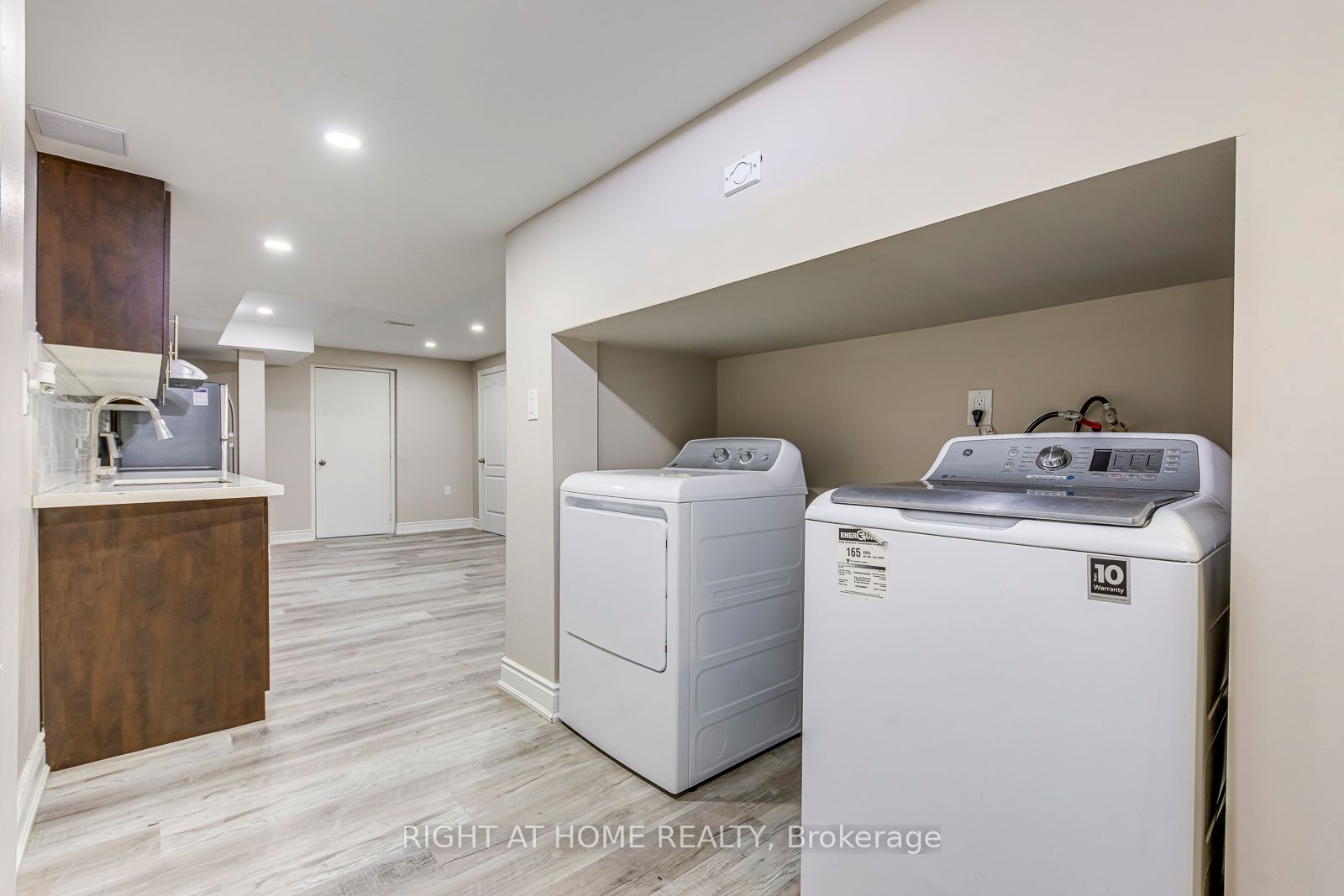 99 Masters Green Crescent Bsmt Property Photo 17