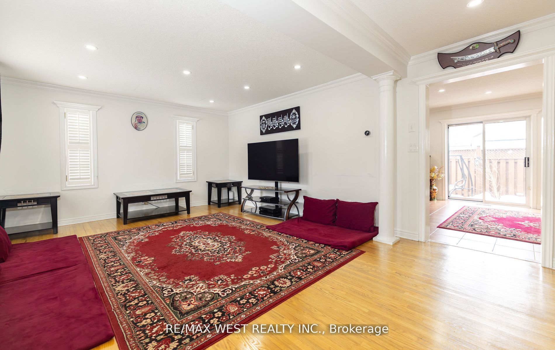 56 Meadow Oak Place Property Photo 6